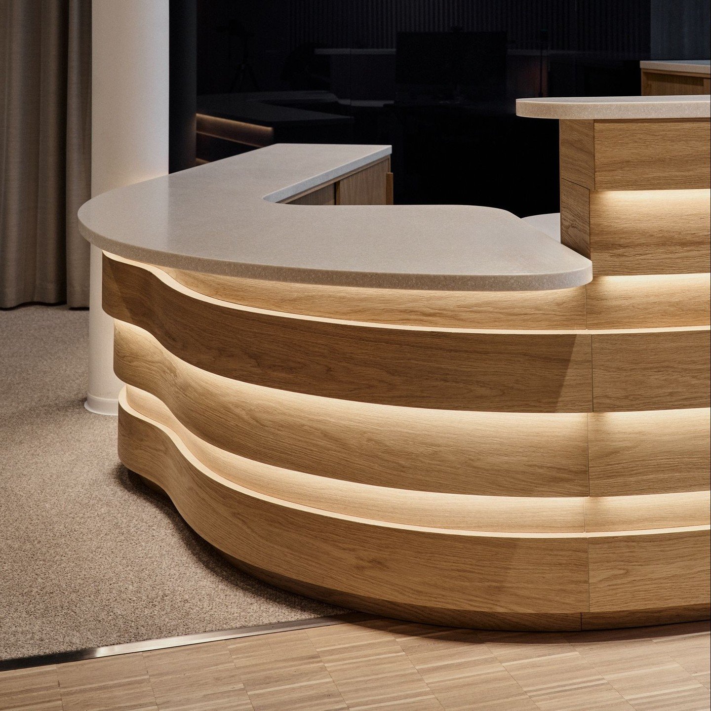 Specialritad receptionsdisk hos @abbviesverige - ett forskande biopharmaf&ouml;retag som nyligen flyttade in i fastigheten Forskaren i Hagastaden i Stockholm. ⁠
⁠
Fotograf: @emmajonssondysell