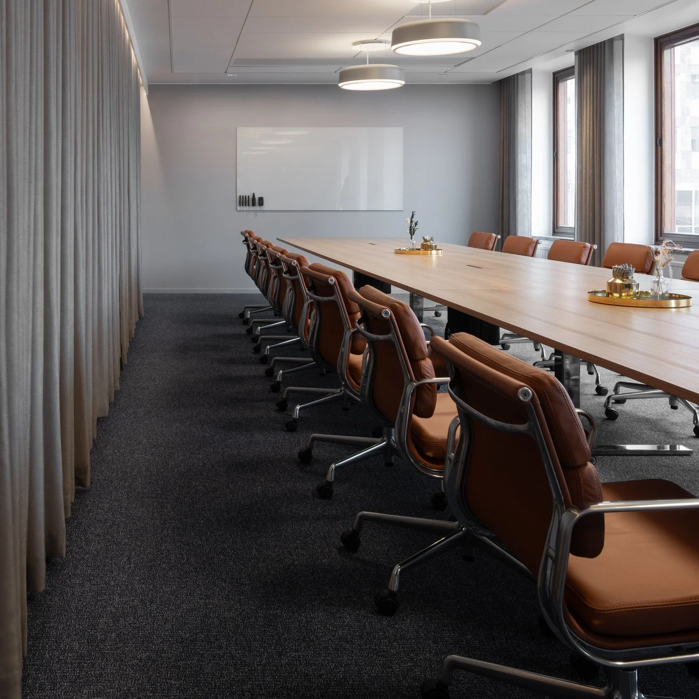 Snellman Advokatbyr&aring; sitter p&aring; Kungstr&auml;dg&aring;rdsgatan 20 i Stockholm, i en fantastisk byggnad ritad av Ivar Tengbom som huvudkontor &aring;t Facit och &Aring;tvidabergs industrier.  H&auml;r har advokatbyr&aring;n haft sitt kontor