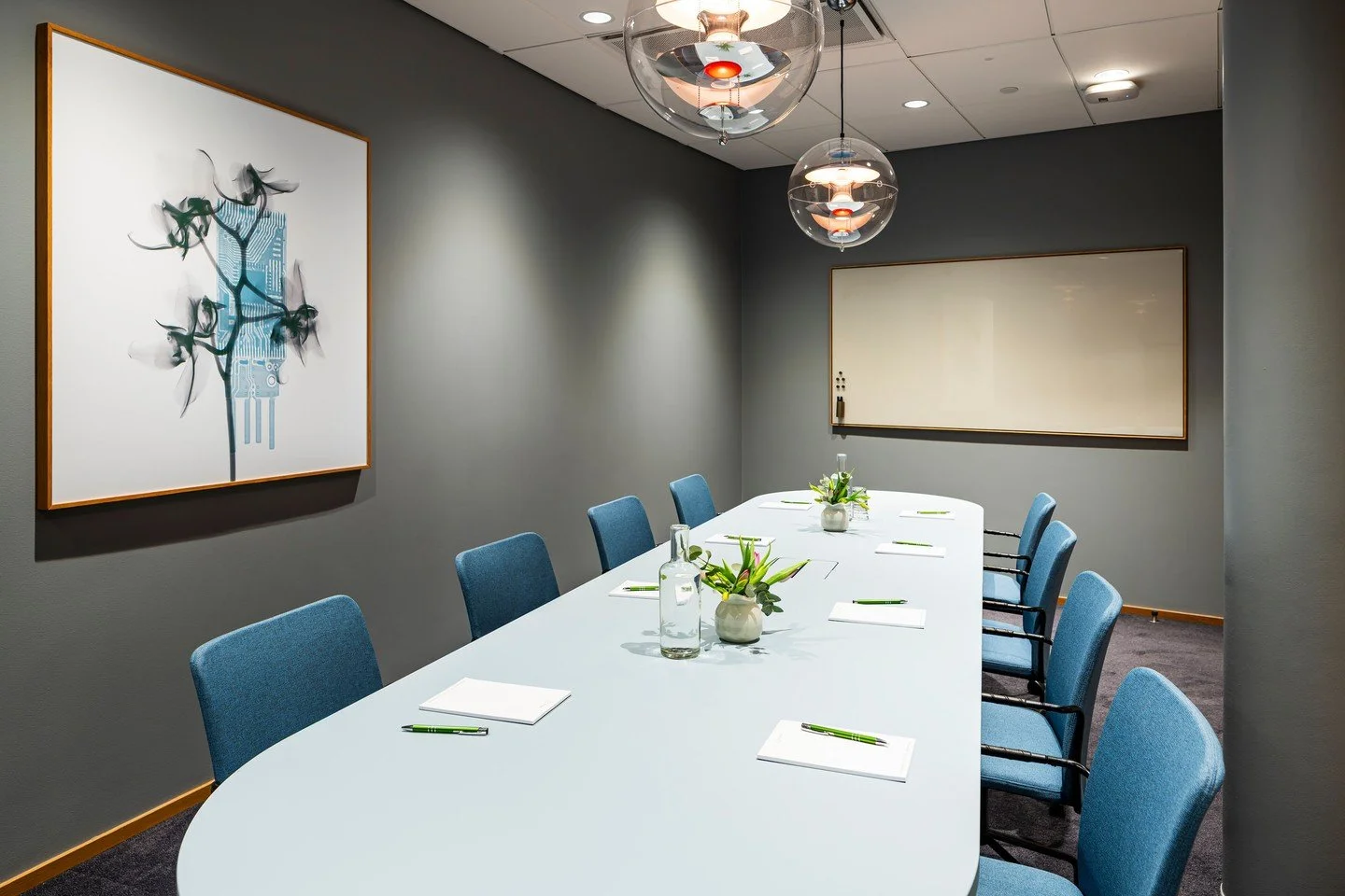 Blue Monday!⁠
⁠
Projekt: Forskaren Coworking⁠
Best&auml;lllare: @vecura_fastigheter⁠
Leverant&ouml;r: @yllw_interior⁠
Fotograf: @mattiashamrenphoto