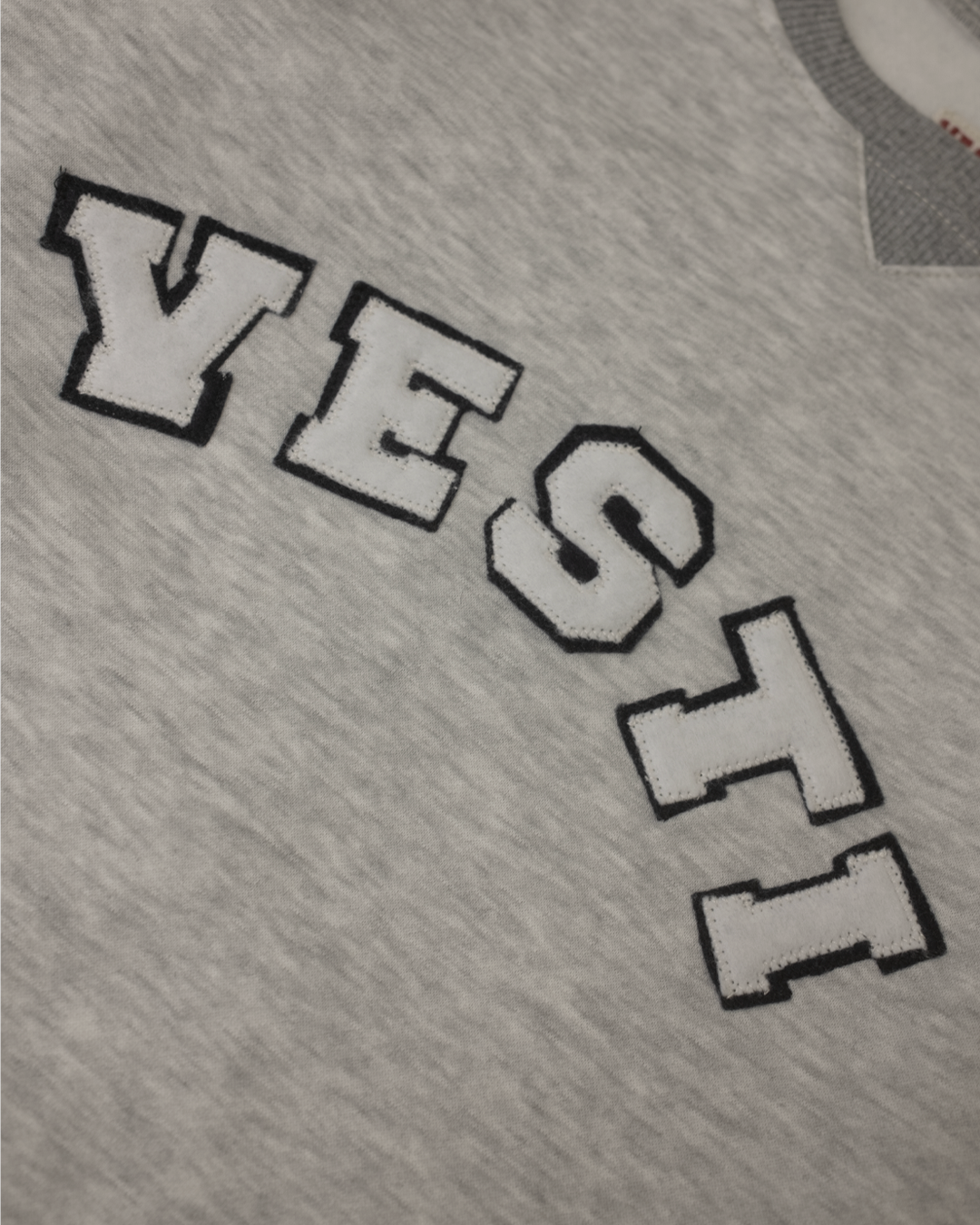 crewneck detail.png