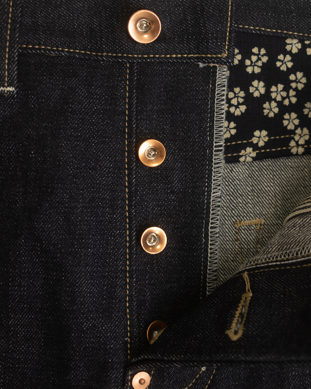 Pants Detail 3.png