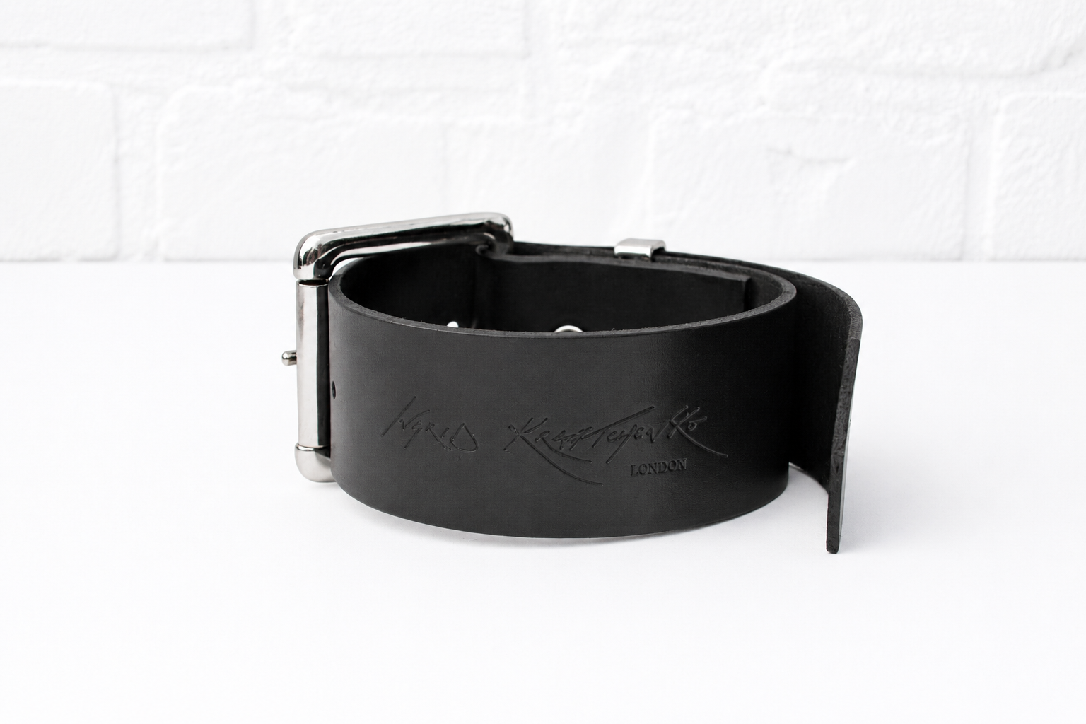 edited 5cm choker back pose1.jpg
