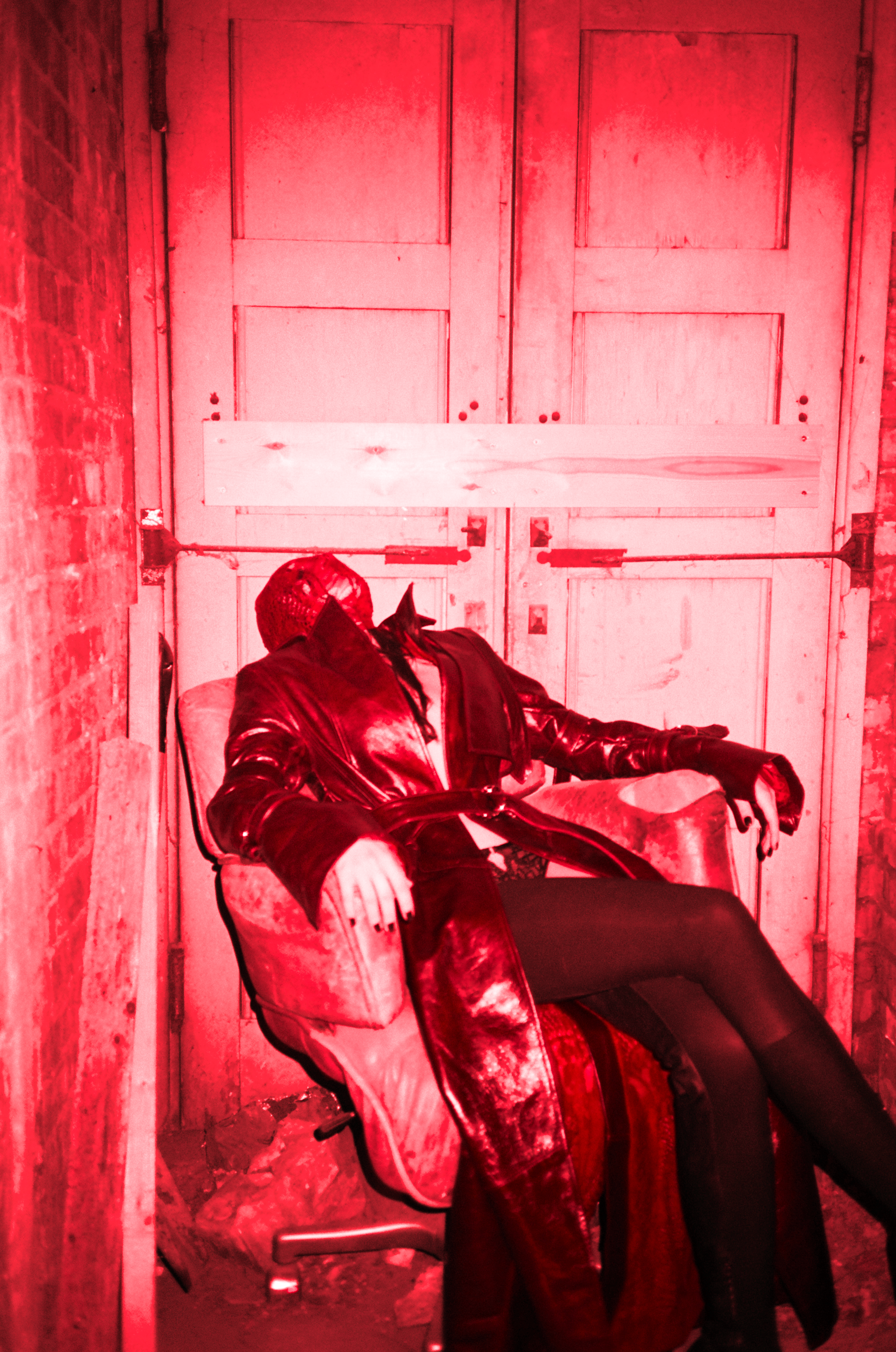 red trench 3333.png