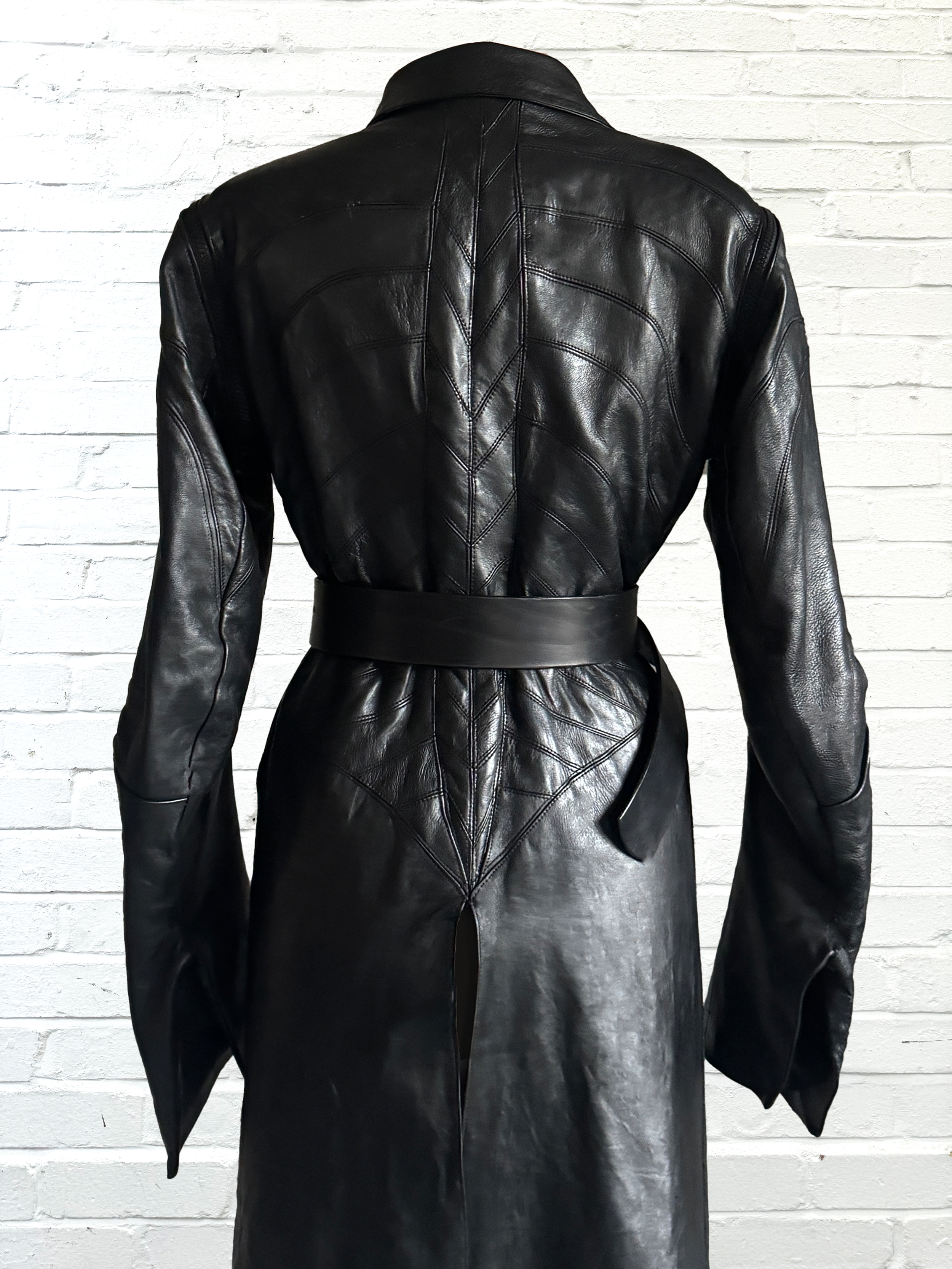 BACK VIEW DETAIL NO HEAD.png