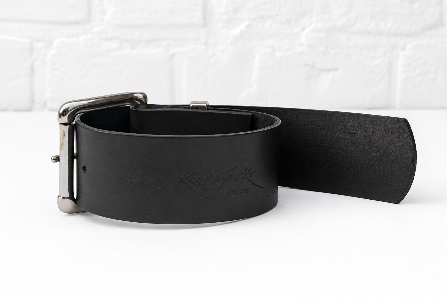 edited 5cm choker back pose2.jpg