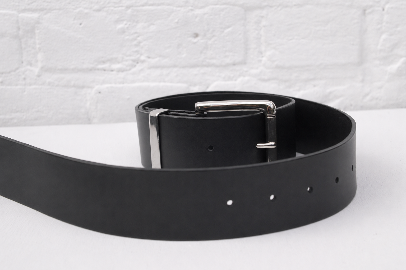 retouched 5cm belt rolled front close up.png