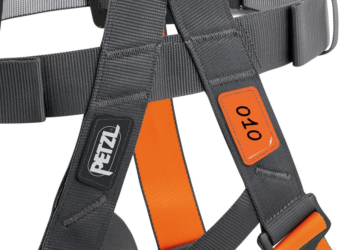 C062CA00-SWAN-FREE-FALL-STEEL-focus-4_LowRes.jpeg
