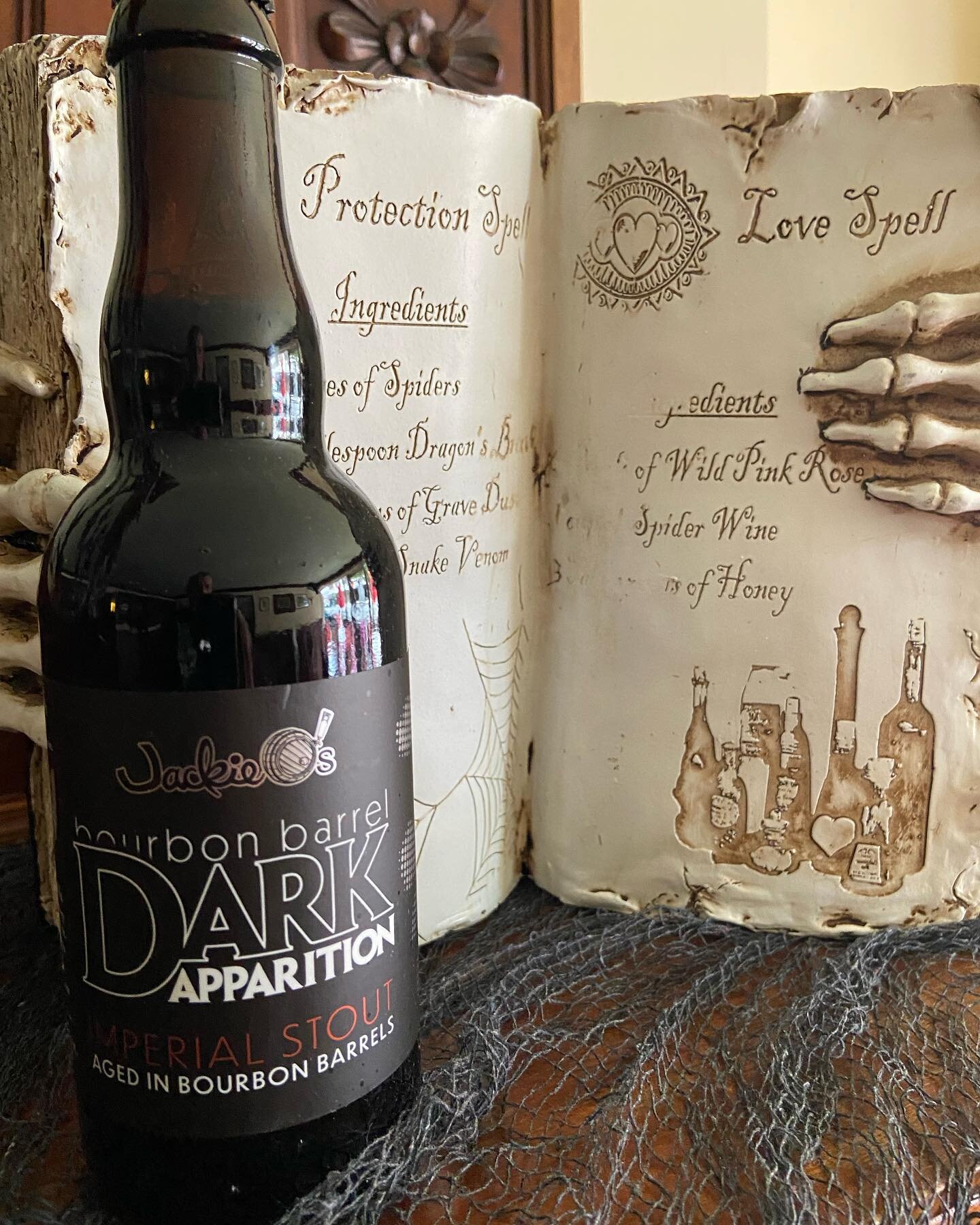 💥NEW BEER ALERT💥
It&rsquo;s fall so we have some fresh new brews for ya&hellip; 
🍺Jackie O&rsquo;s Bourbon Barrel Dark Apparition - deep flavors of chocolate, coffee, caramel and molasses. Bottles are big, so get one to share!
🍺 Cigar City Jai Al