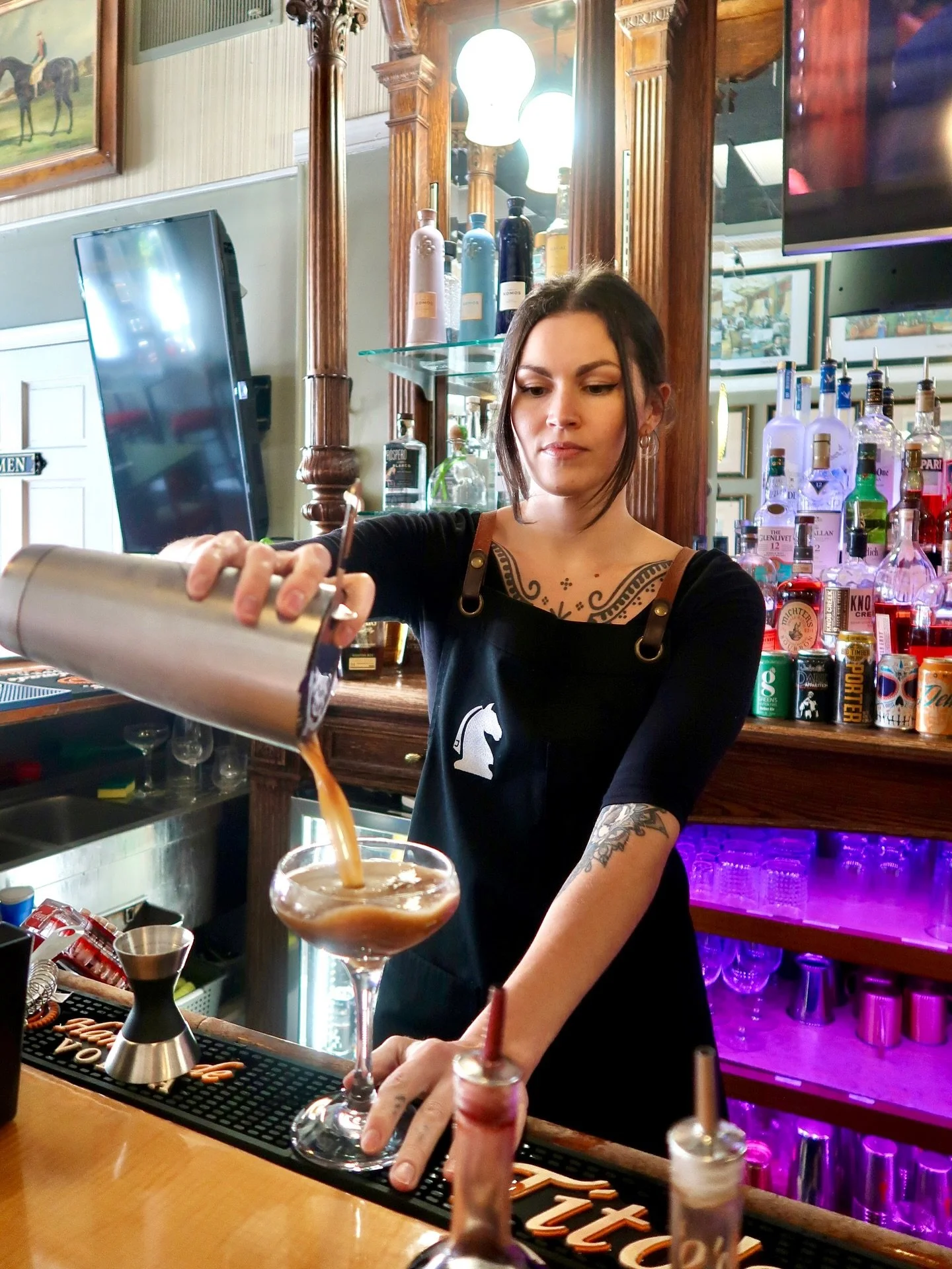 Anna is making our new fall specials and Jockey Club favorites tonight🍂🎃 Enjoy the crisp air &amp; our cozy space on your Thursday evening! We open at 5PM

Hours of Operation:
Monday to Thursday - 5PM to 12AM
Friday and Saturday - 5PM to 2AM
Sunday