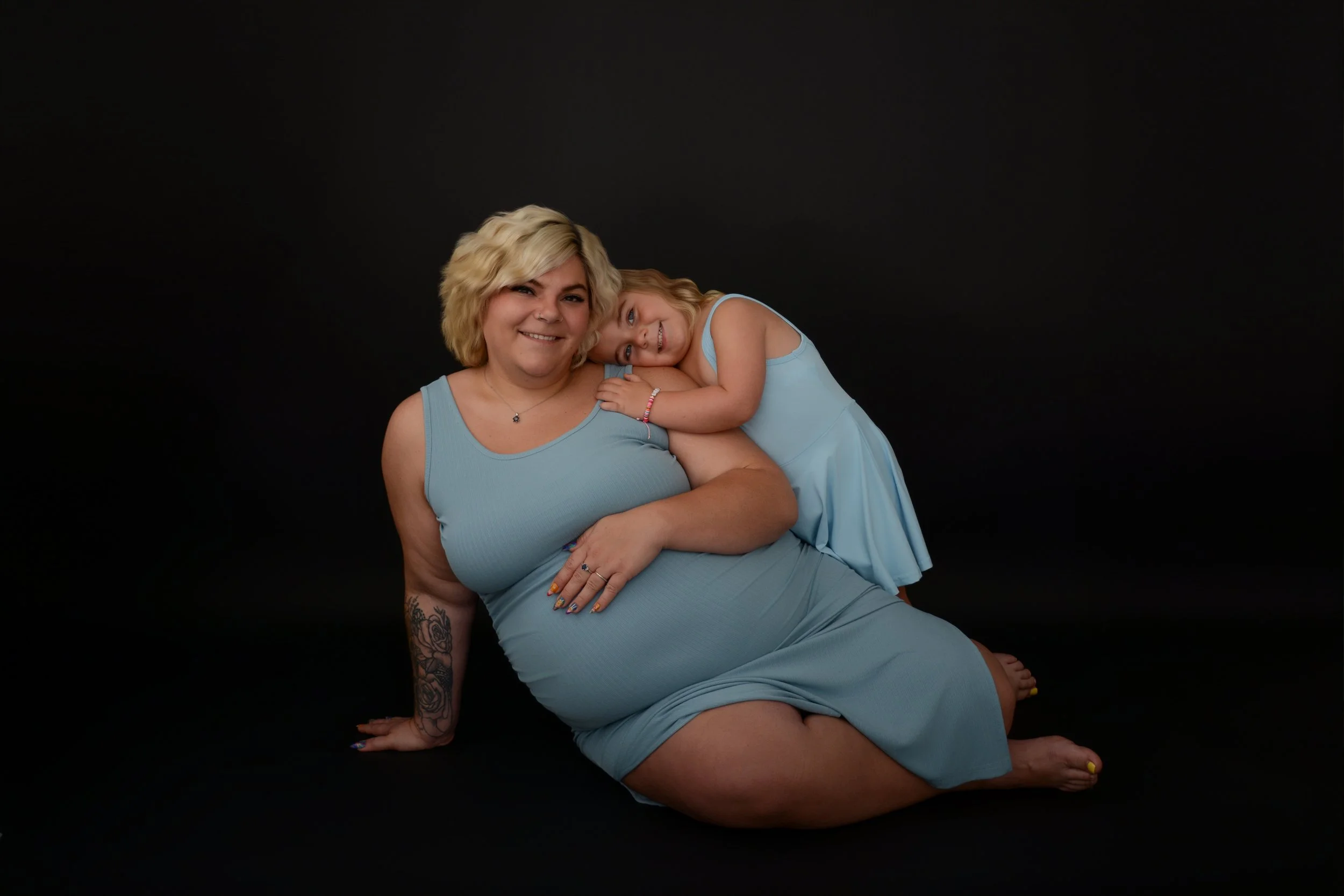 Mother and child during Beachside portraits maternity session