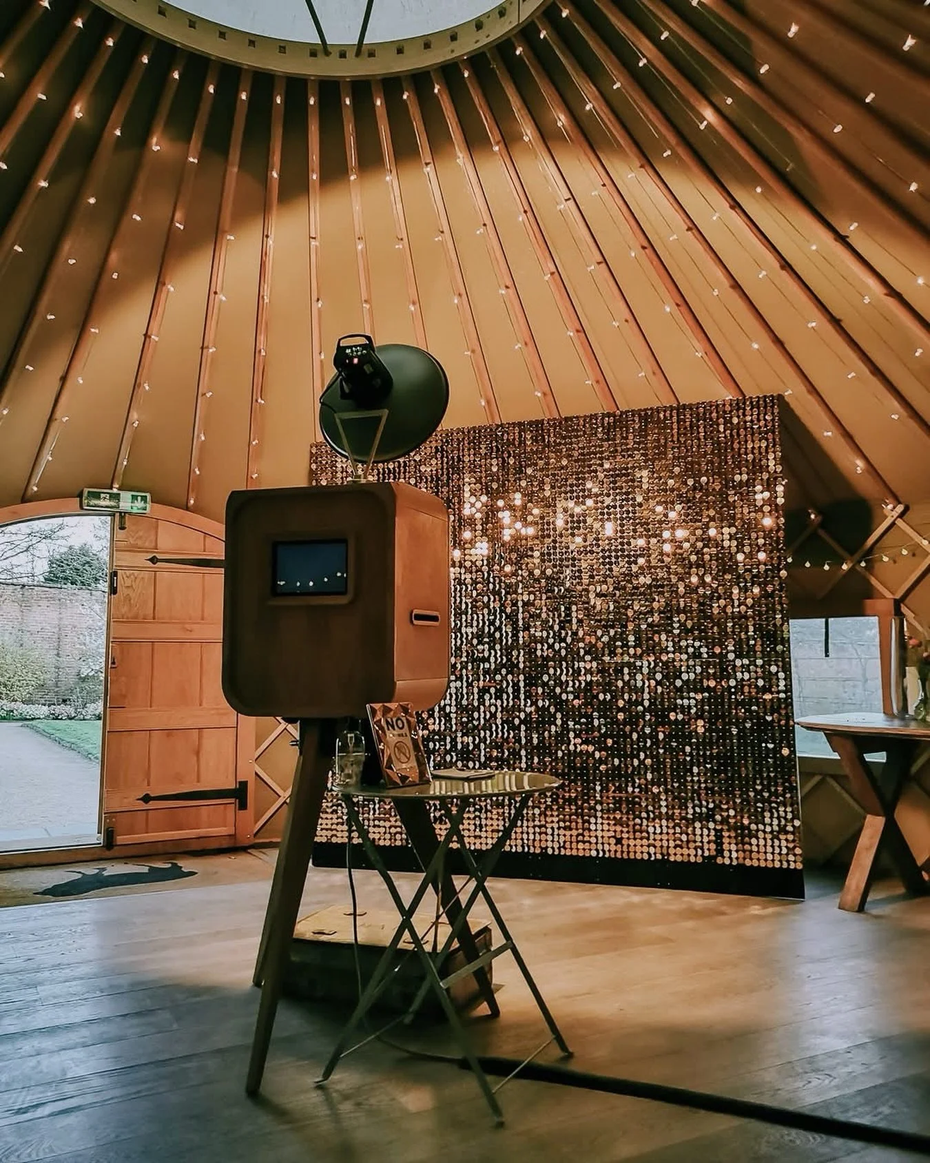 Spring weddings, we&rsquo;re ready for you 💛

At the incredible @thorpegarden here!