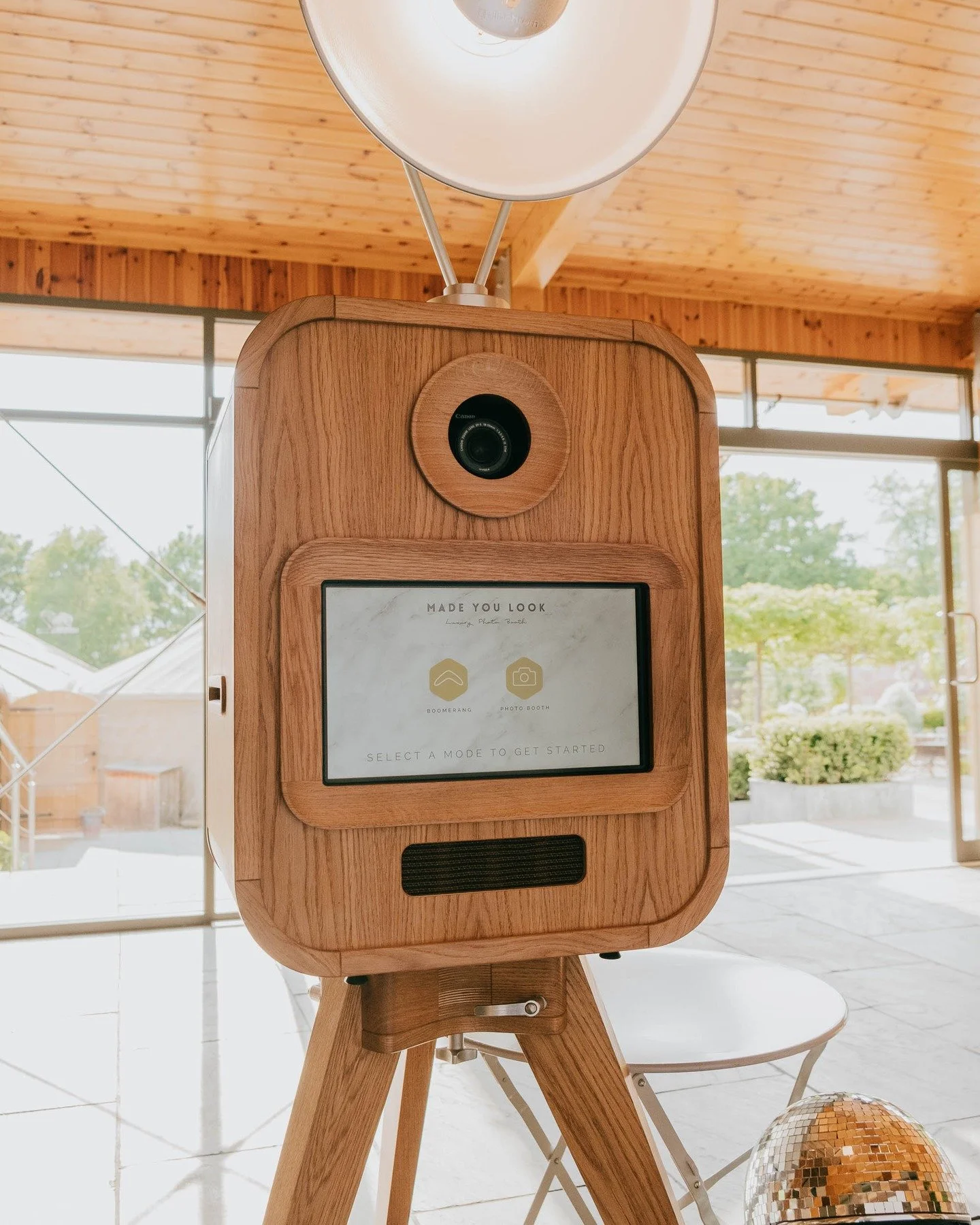 ✨ A perfect summer&rsquo;s evening celebrating and capturing memories at @thorpegarden 💍