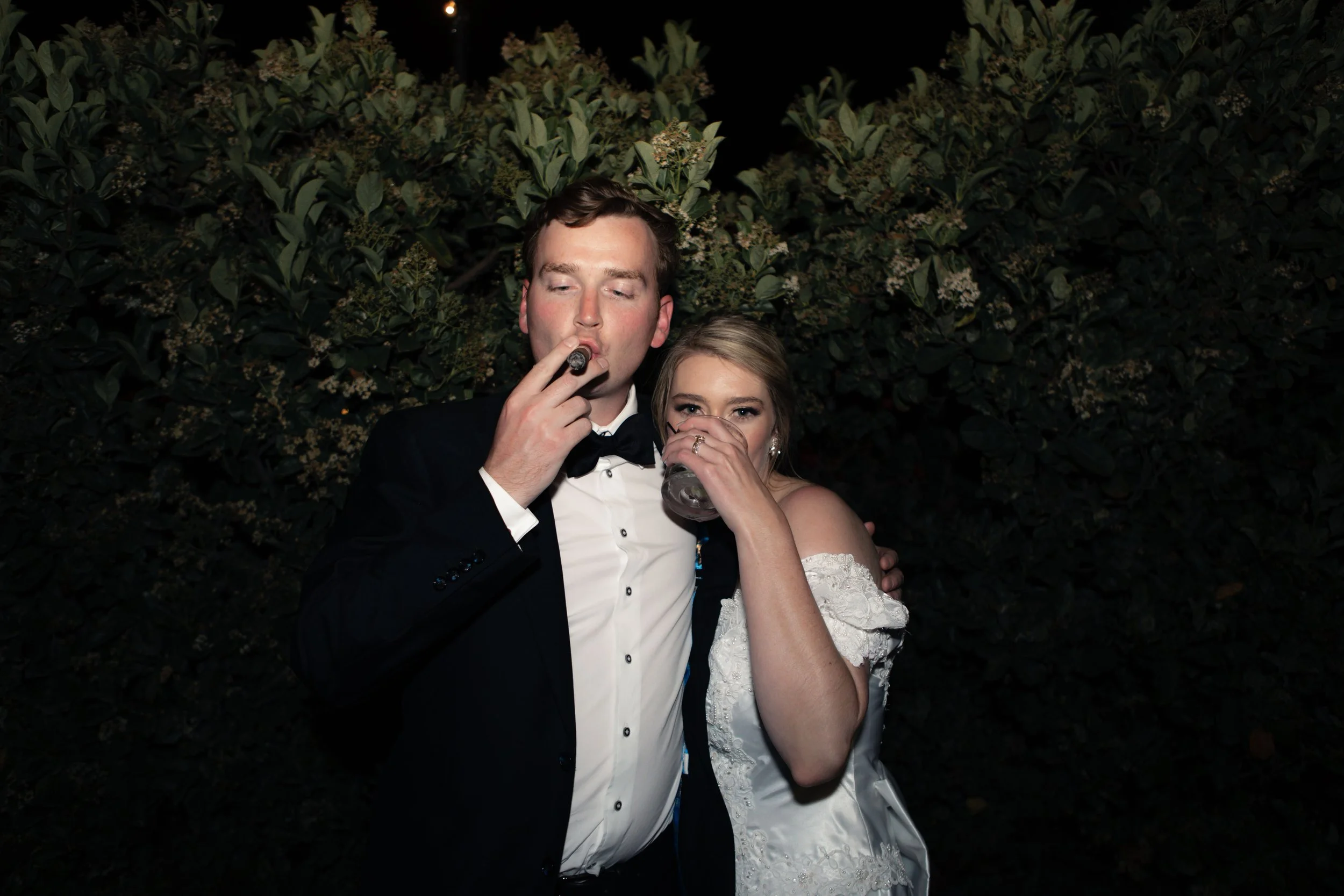 Candid photos of a wedding at The Wedding Bowl and Cuvier Club in La Jolla. San Diego wedding photography by Indigo West Photography.