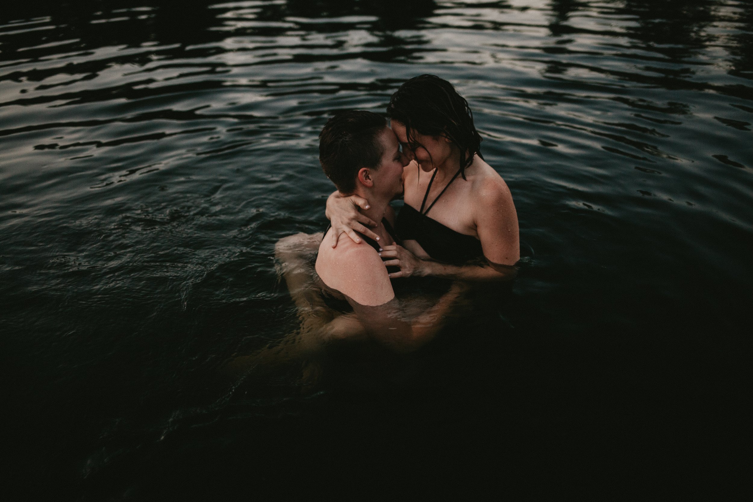 Couples engagement shoot in Oregon