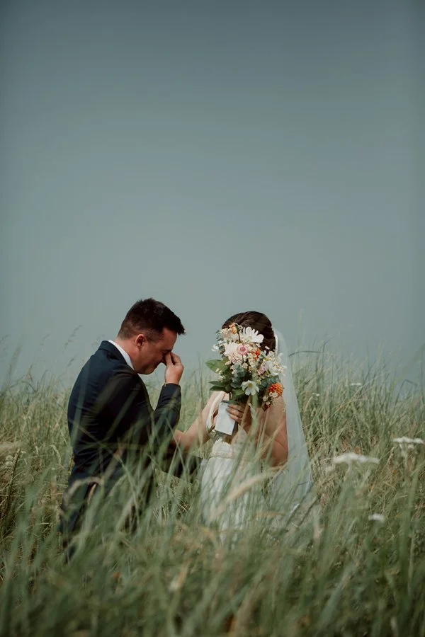 Couple shares intimate first look at their San Diego wedding.
