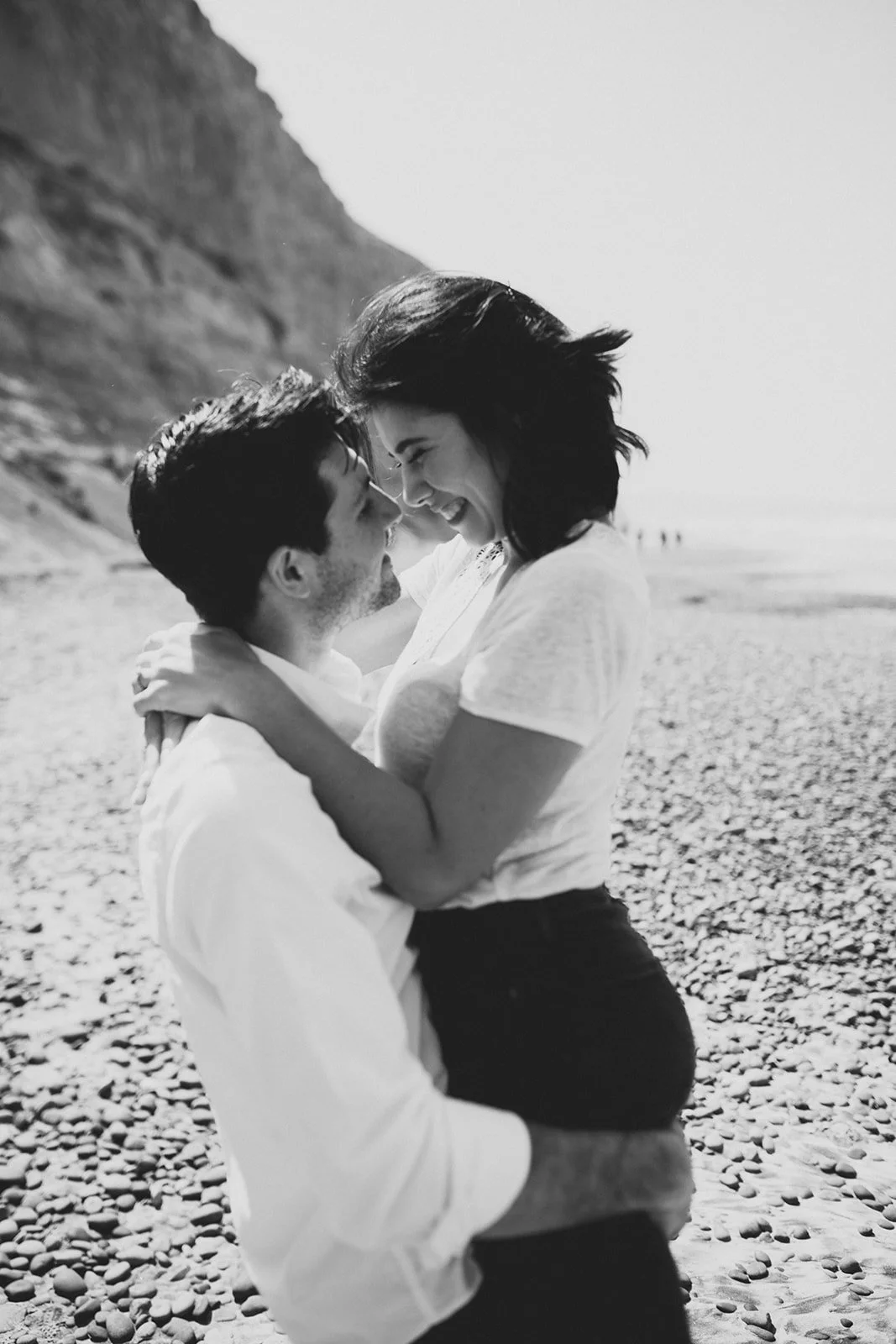 Torrey-Pines-State-Beach-engagement-photos