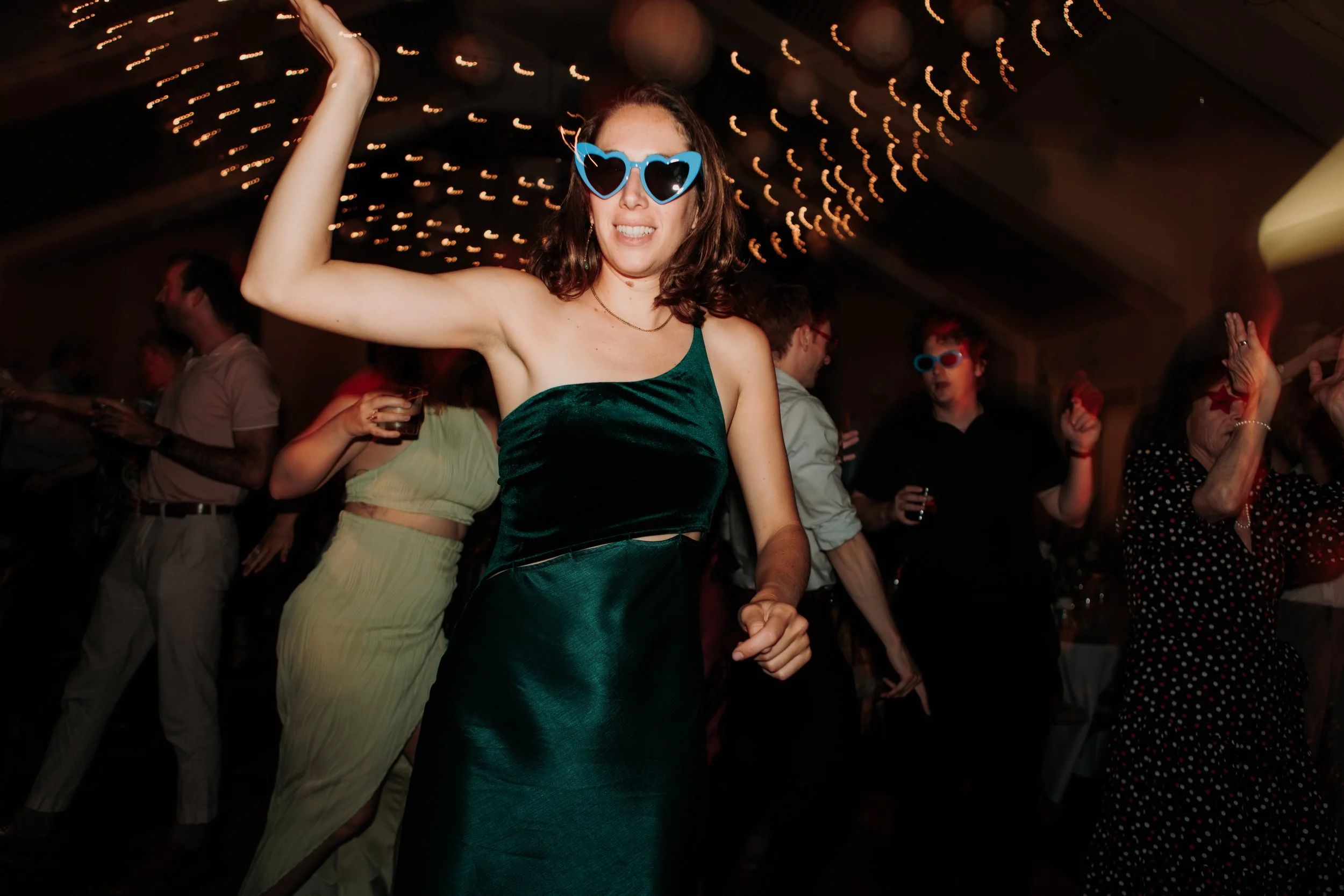 Candid photos of a wedding at The Wedding Bowl and Cuvier Club in La Jolla. San Diego wedding photography by Indigo West Photography.