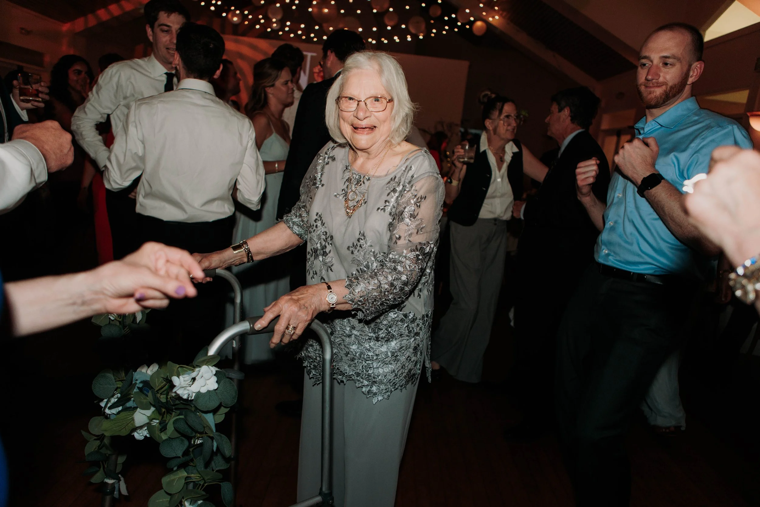 Candid photos of a wedding at The Wedding Bowl and Cuvier Club in La Jolla. San Diego wedding photography by Indigo West Photography.