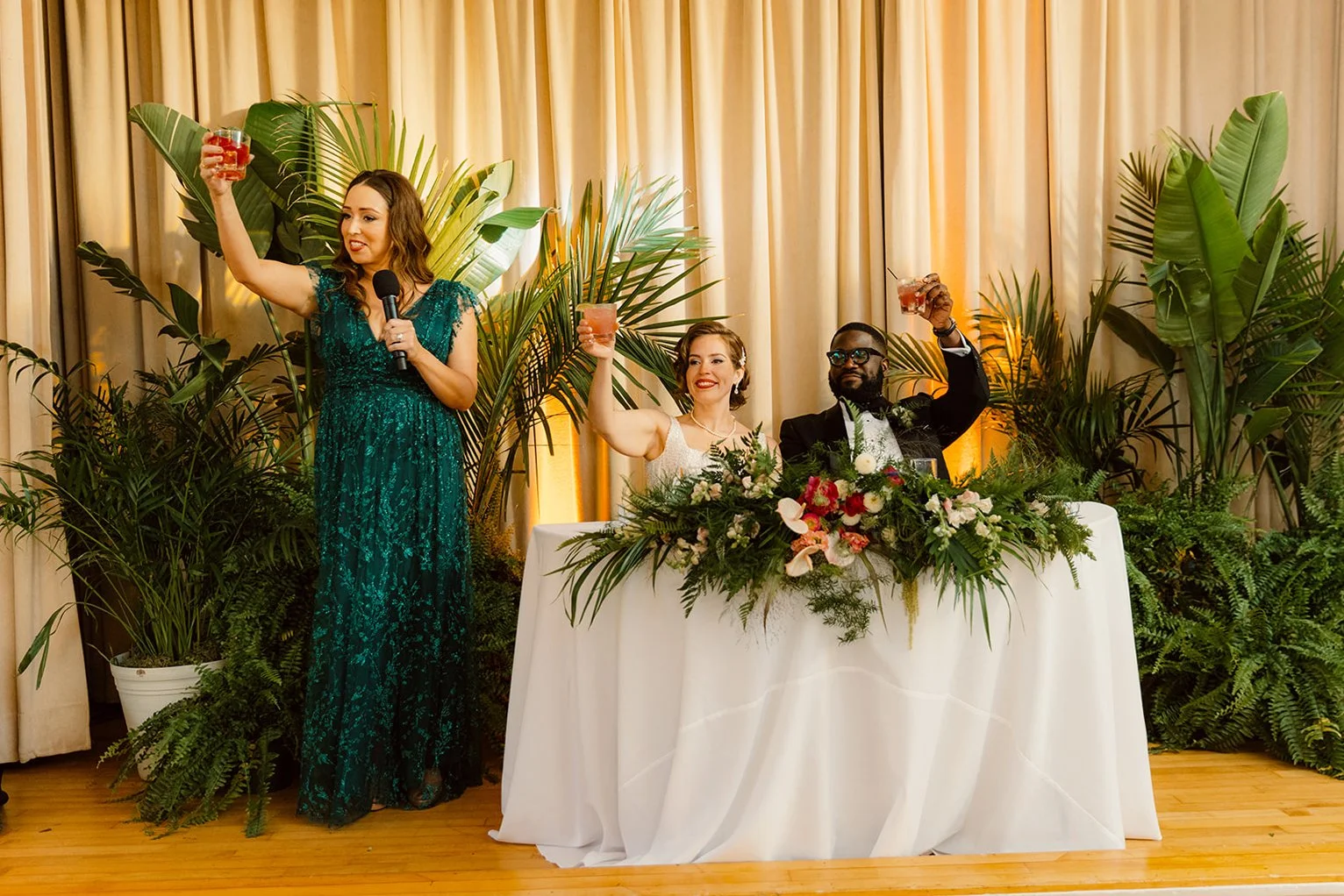 Maid of honor toast at a Thursday Club wedding in San Diego.