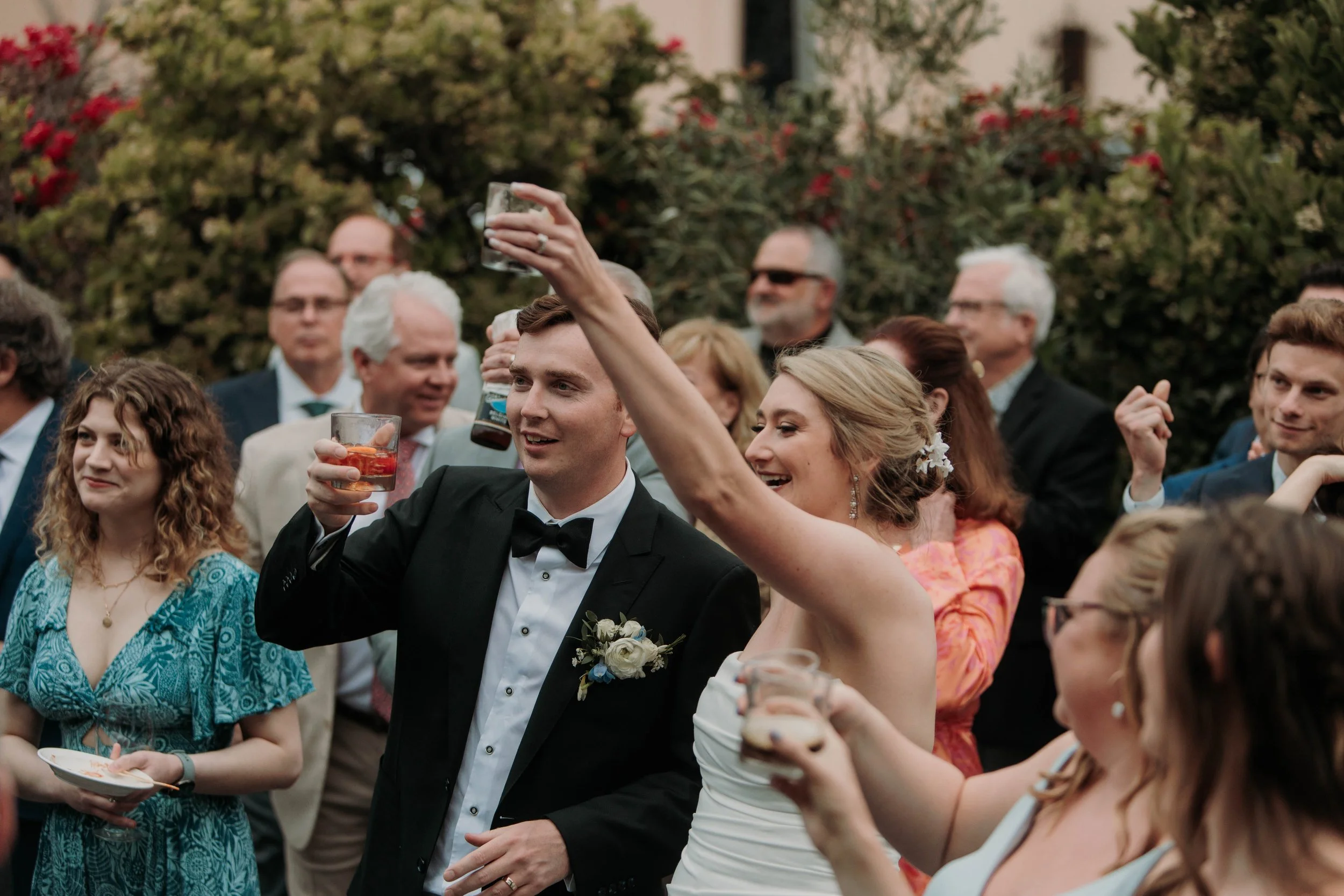 Candid photos of a wedding at The Wedding Bowl and Cuvier Club in La Jolla. San Diego wedding photography by Indigo West Photography.