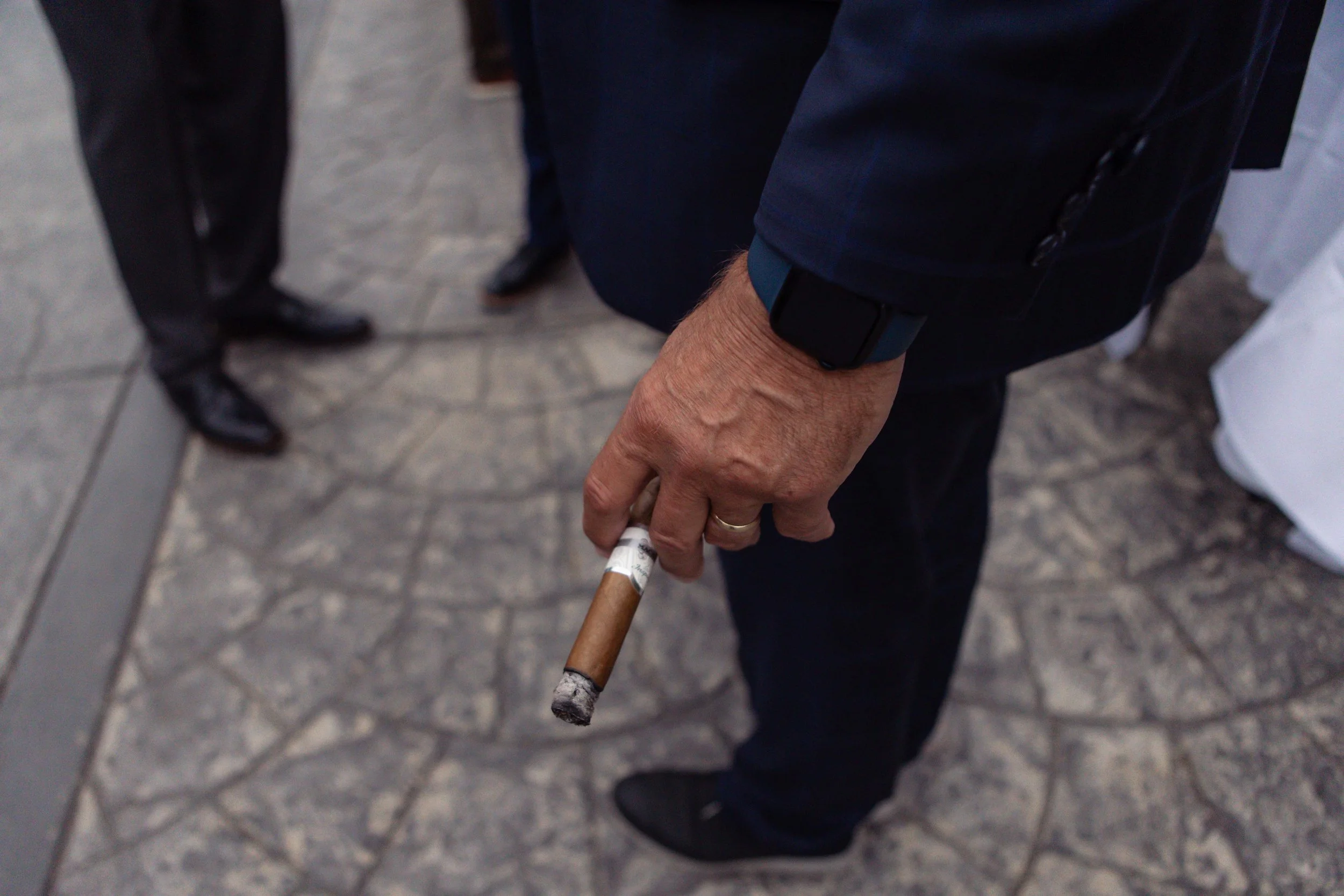 Candid photos of a wedding at The Wedding Bowl and Cuvier Club in La Jolla. San Diego wedding photography by Indigo West Photography.