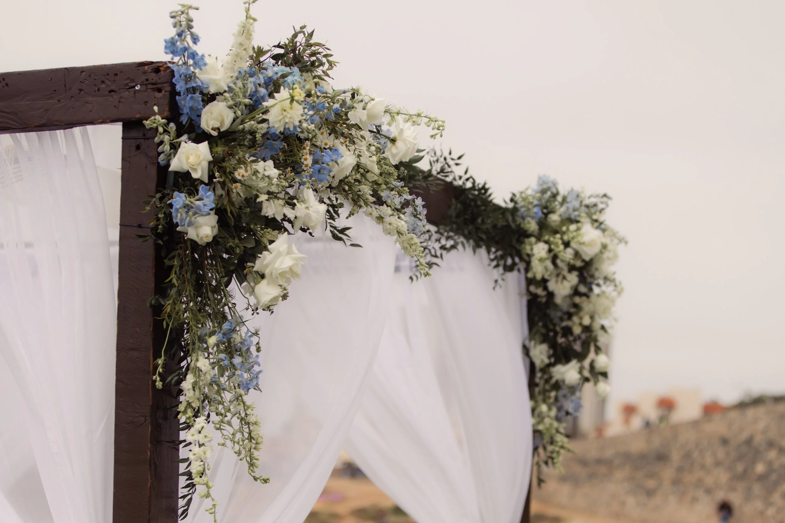Candid photos of a wedding at The Wedding Bowl and Cuvier Club in La Jolla. San Diego wedding photography by Indigo West Photography.