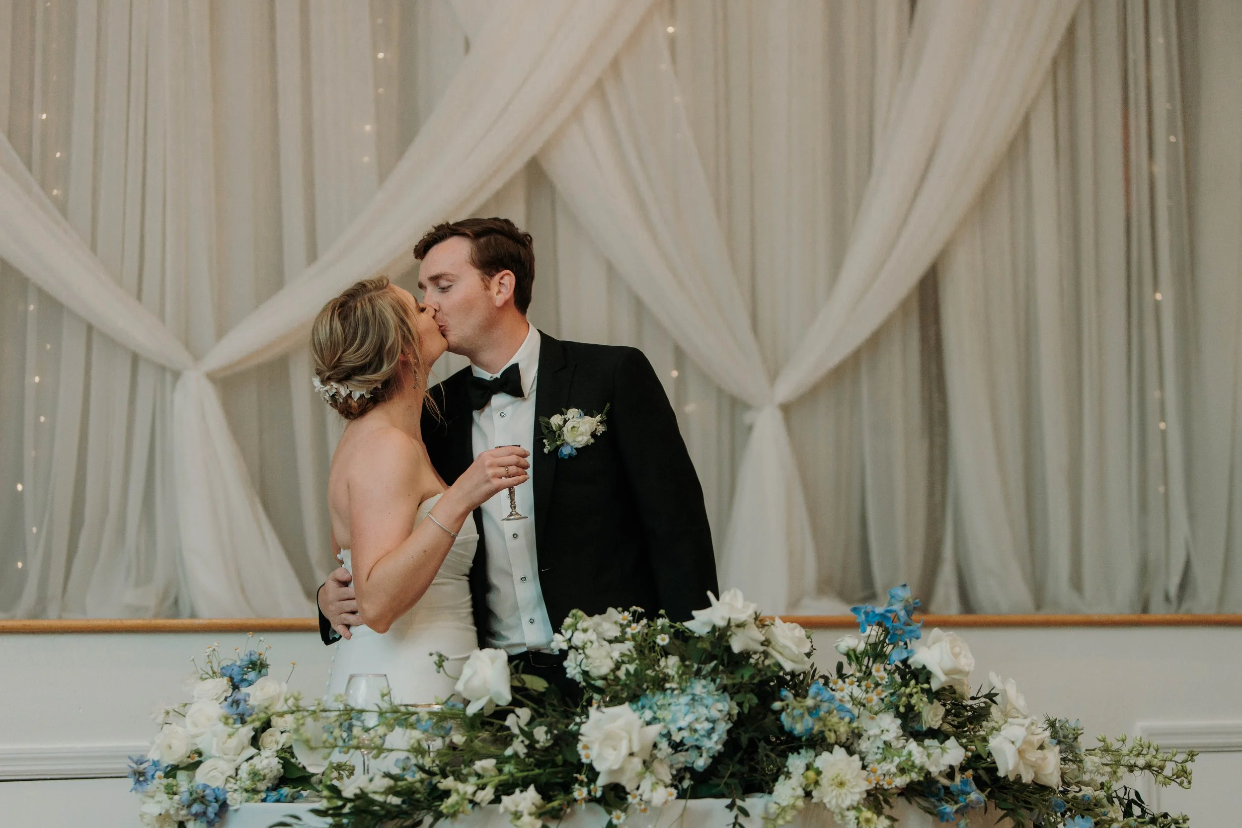 Candid photos of a wedding at The Wedding Bowl and Cuvier Club in La Jolla. San Diego wedding photography by Indigo West Photography.
