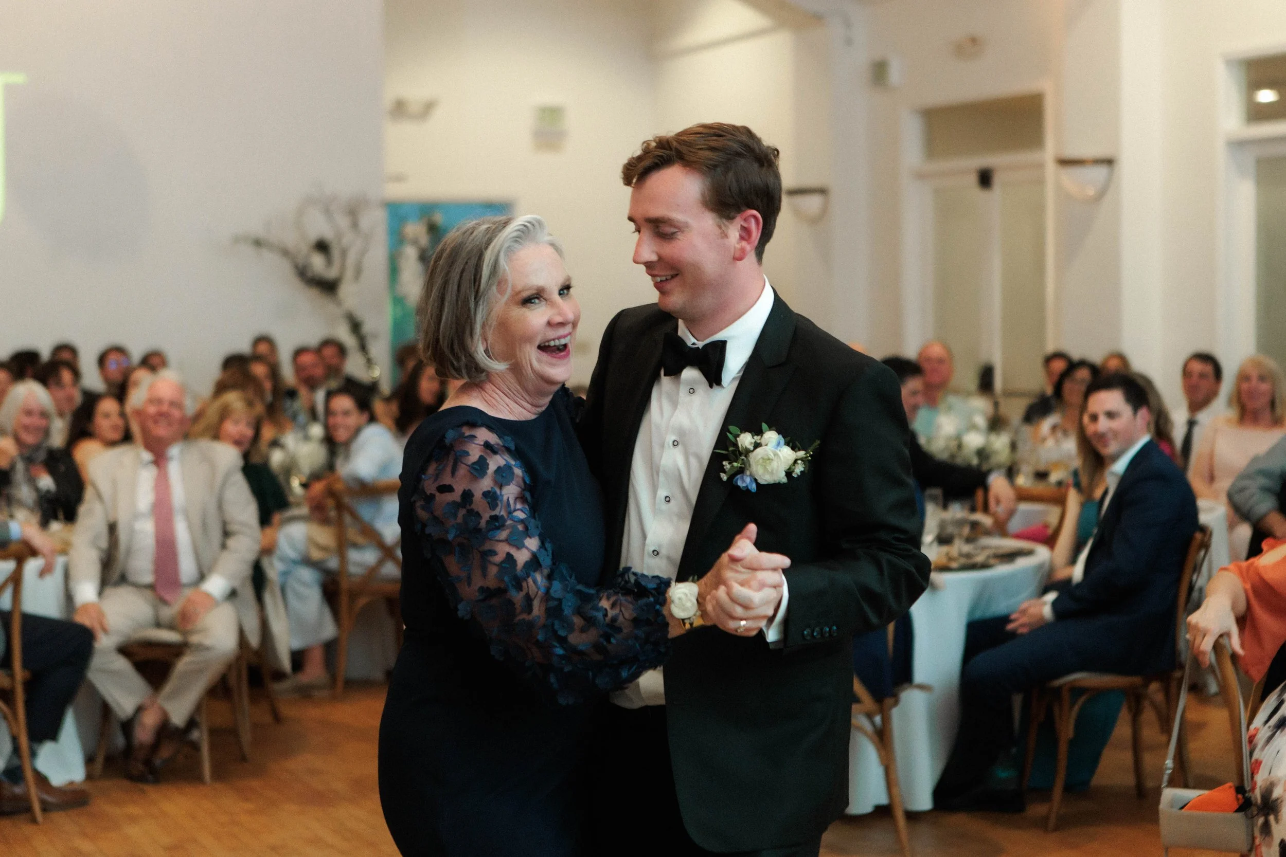 Candid photos of a wedding at The Wedding Bowl and Cuvier Club in La Jolla. San Diego wedding photography by Indigo West Photography.