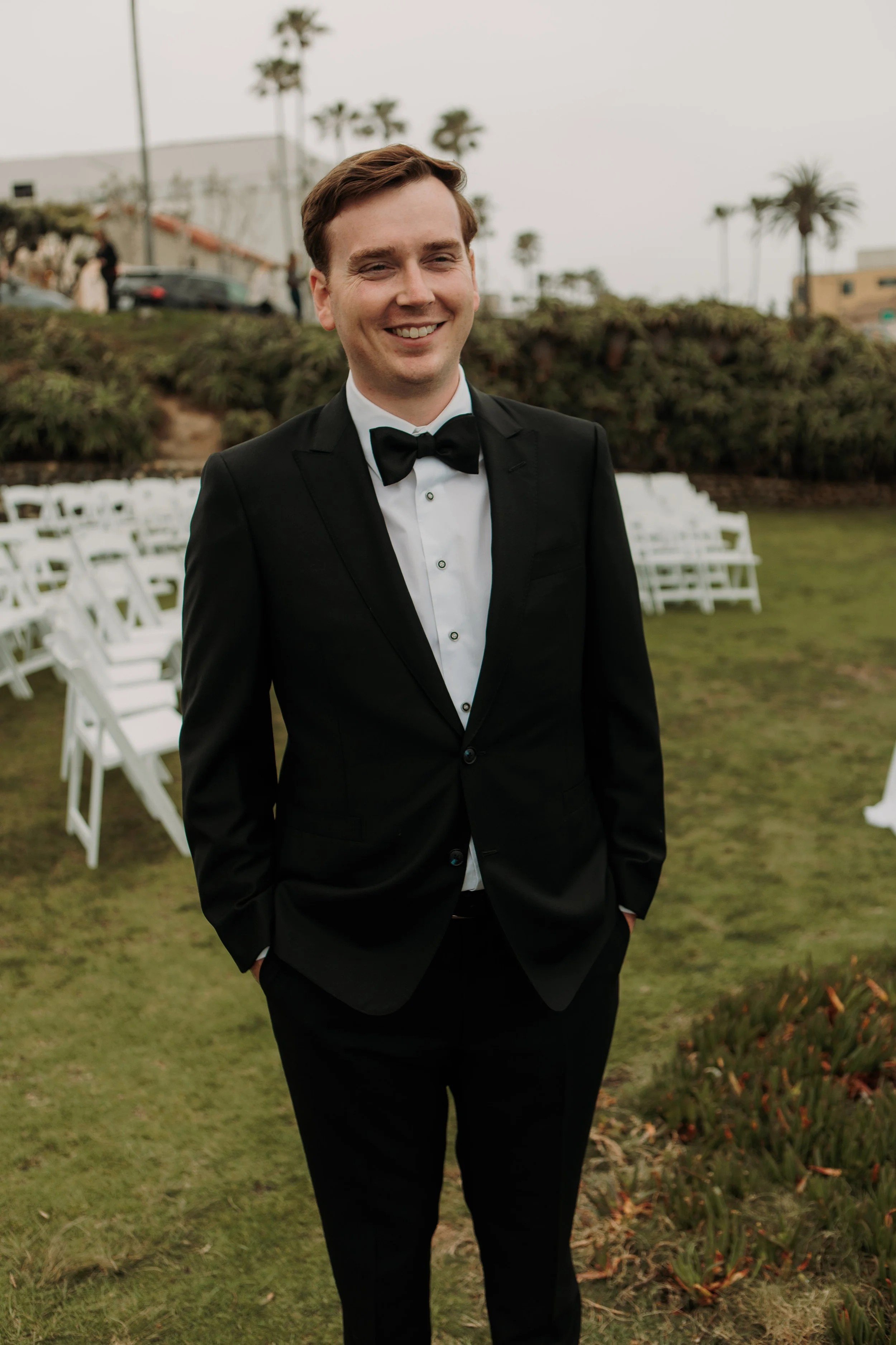 Candid photos of a wedding at The Wedding Bowl and Cuvier Club in La Jolla. San Diego wedding photography by Indigo West Photography.