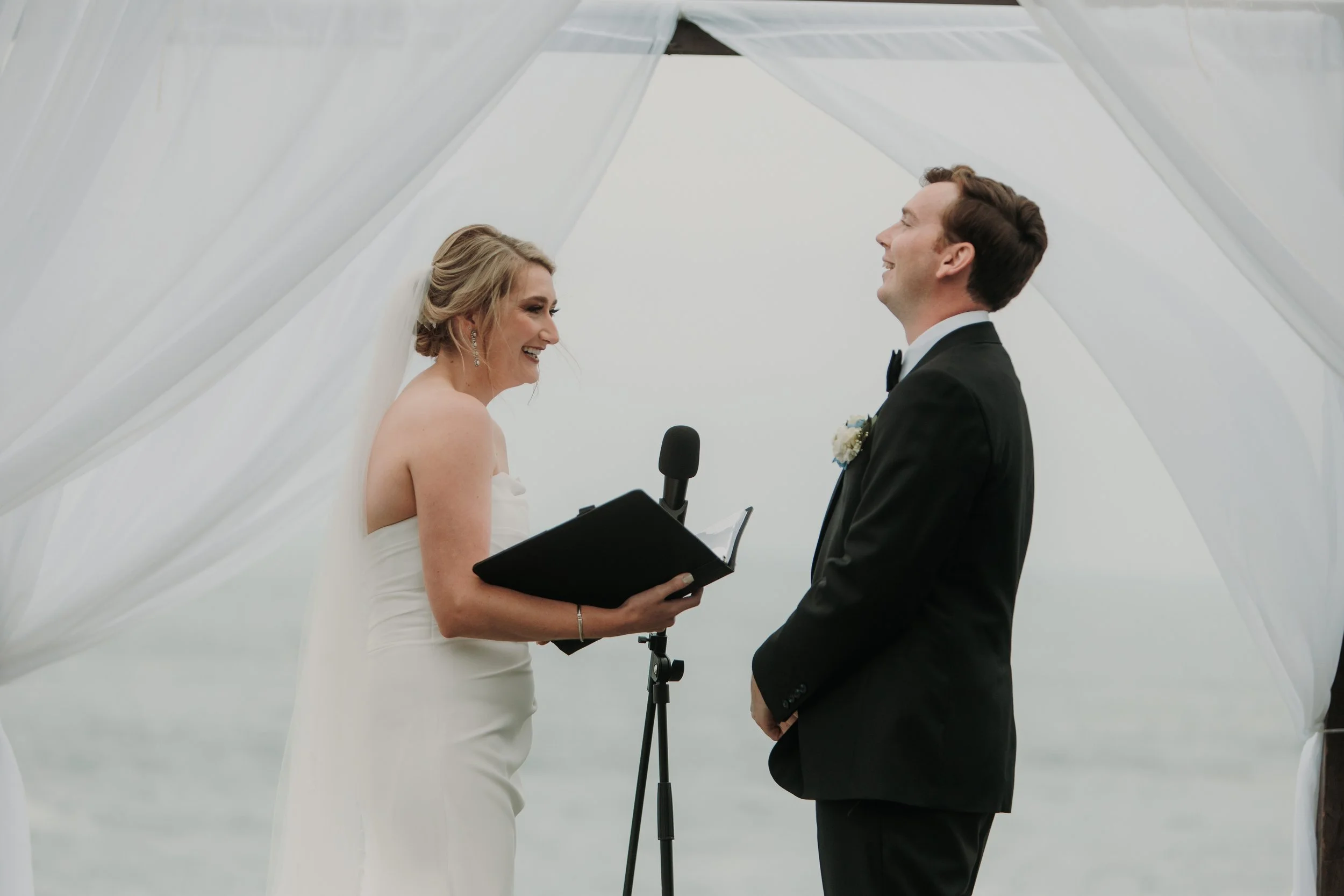 Candid photos of a wedding at The Wedding Bowl and Cuvier Club in La Jolla. San Diego wedding photography by Indigo West Photography.