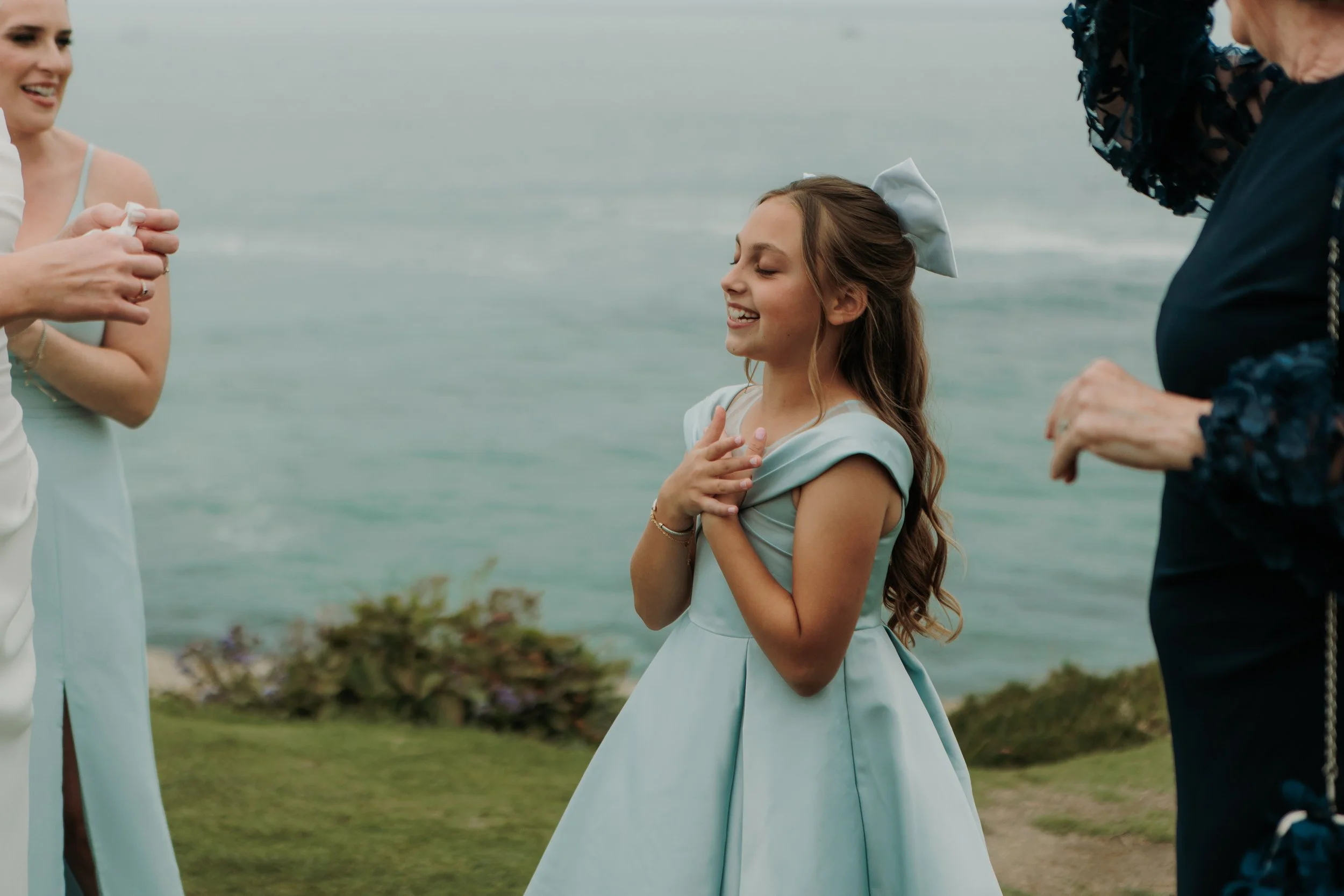 Candid photos of a wedding at The Wedding Bowl and Cuvier Club in La Jolla. San Diego wedding photography by Indigo West Photography.