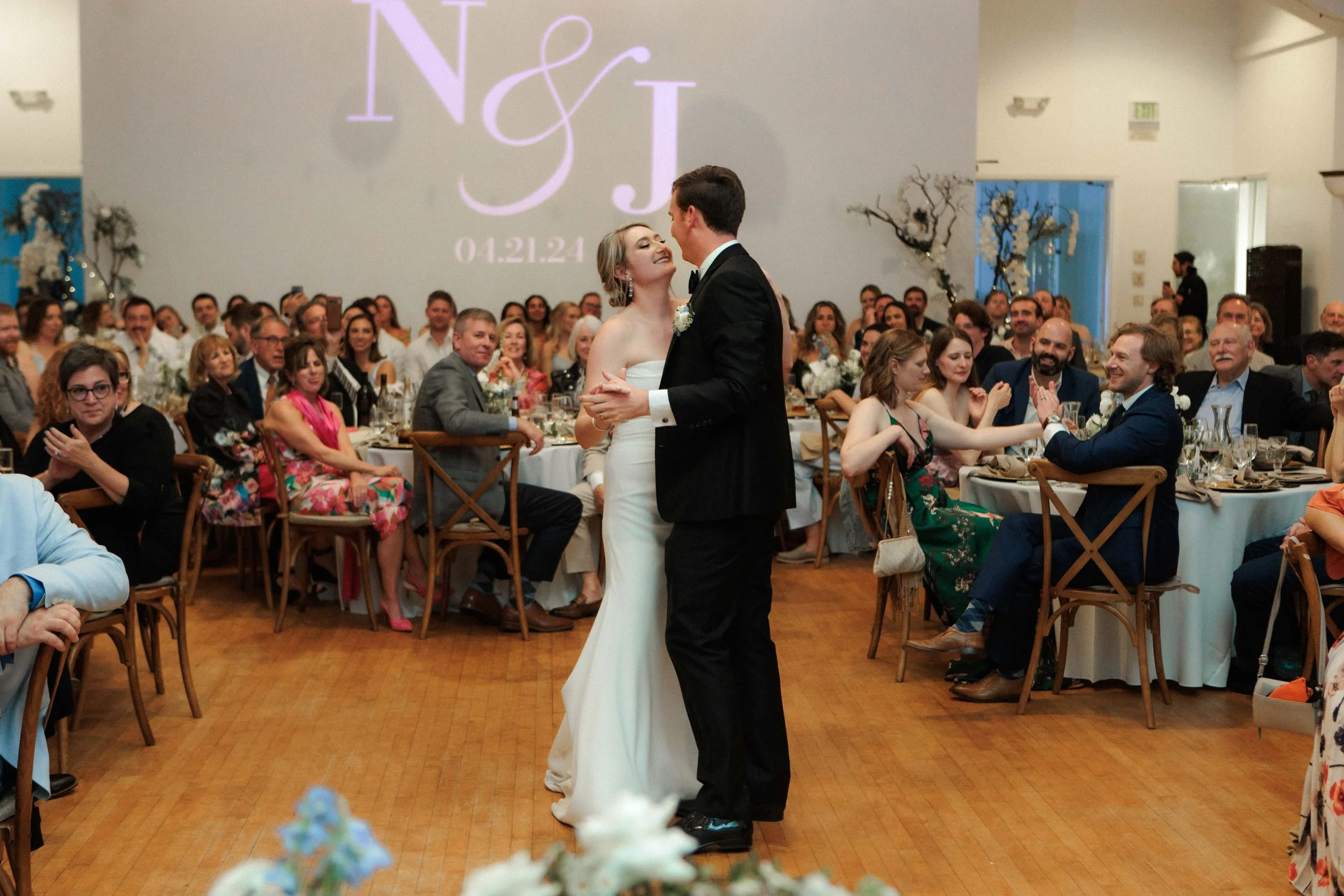 Candid photos of a wedding at The Wedding Bowl and Cuvier Club in La Jolla. San Diego wedding photography by Indigo West Photography.