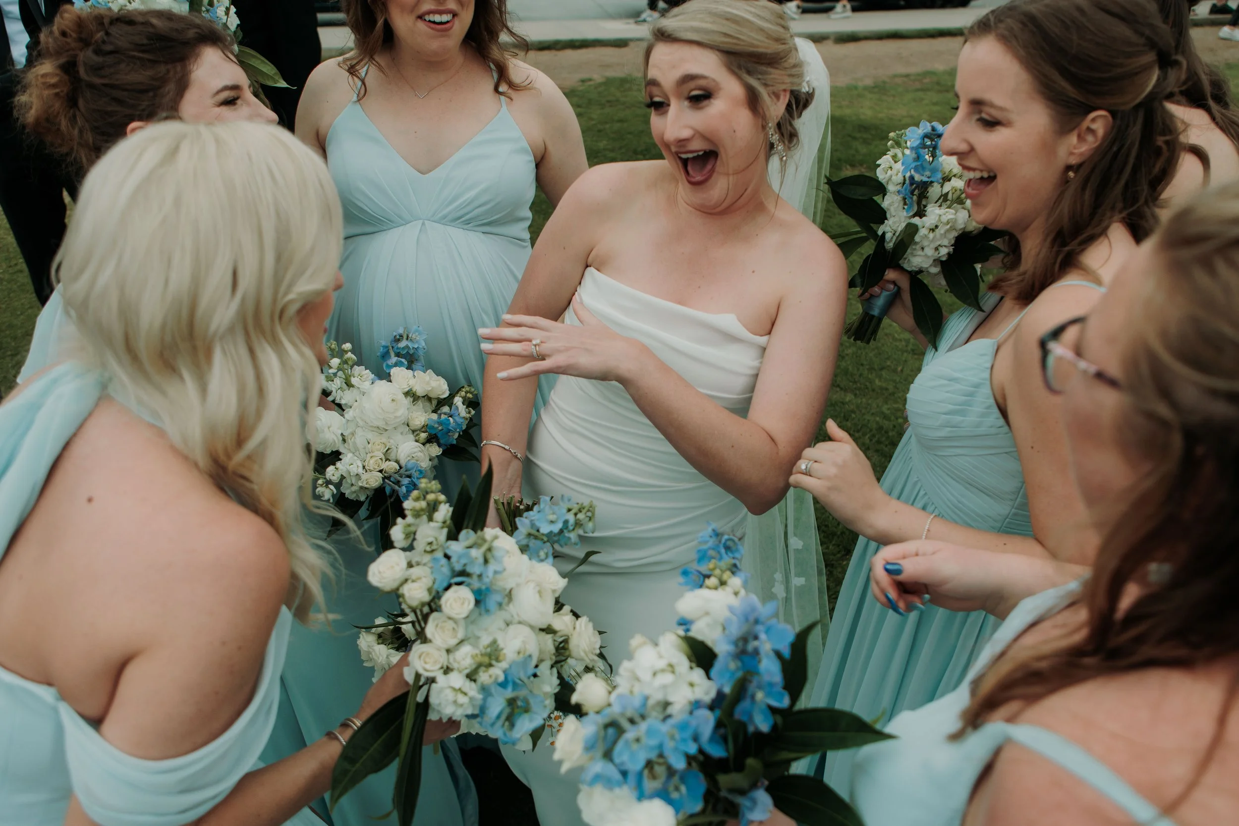 Candid photos of a wedding at The Wedding Bowl and Cuvier Club in La Jolla. San Diego wedding photography by Indigo West Photography.