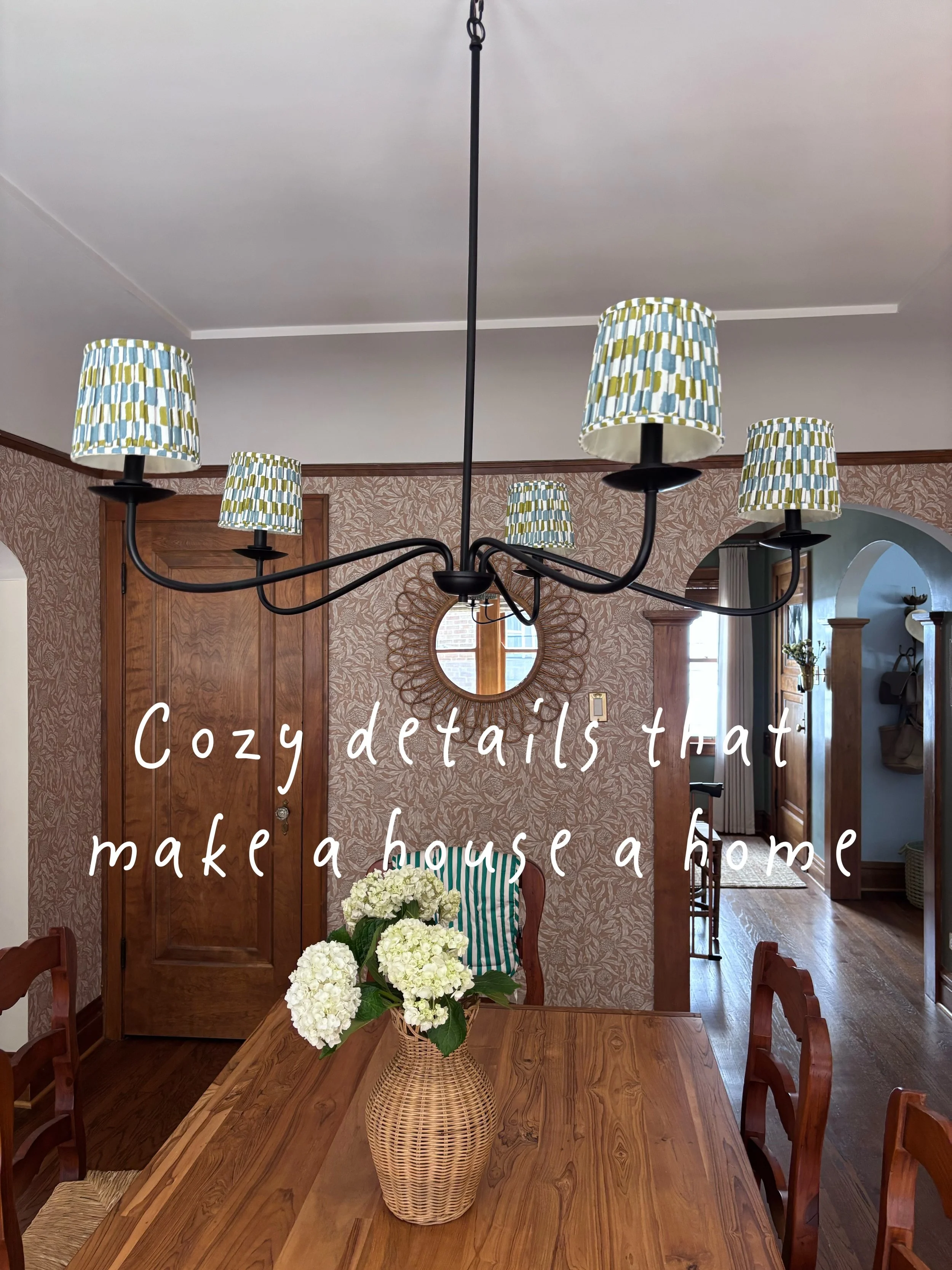 No overhead lights in this household!!

#CozyHome
#HomeDetails
#TimelessInteriors
#NancyMeyersInspired
#HouseToHome