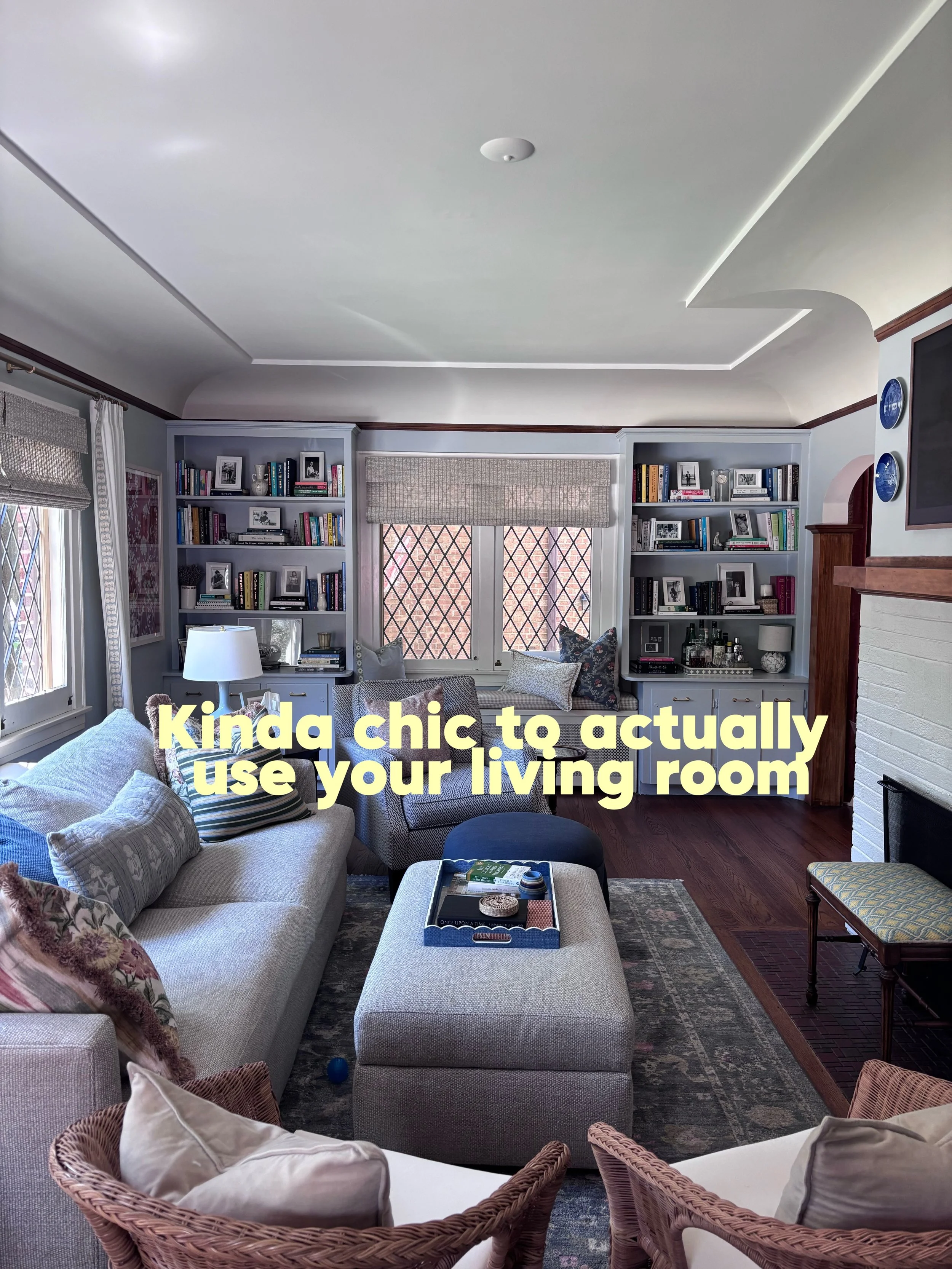 Am I too late to this trend? Knowing me, probably yes 😂

#kindachic #nancymeyers #timelessinteriors #chicagohomes #englishtudor