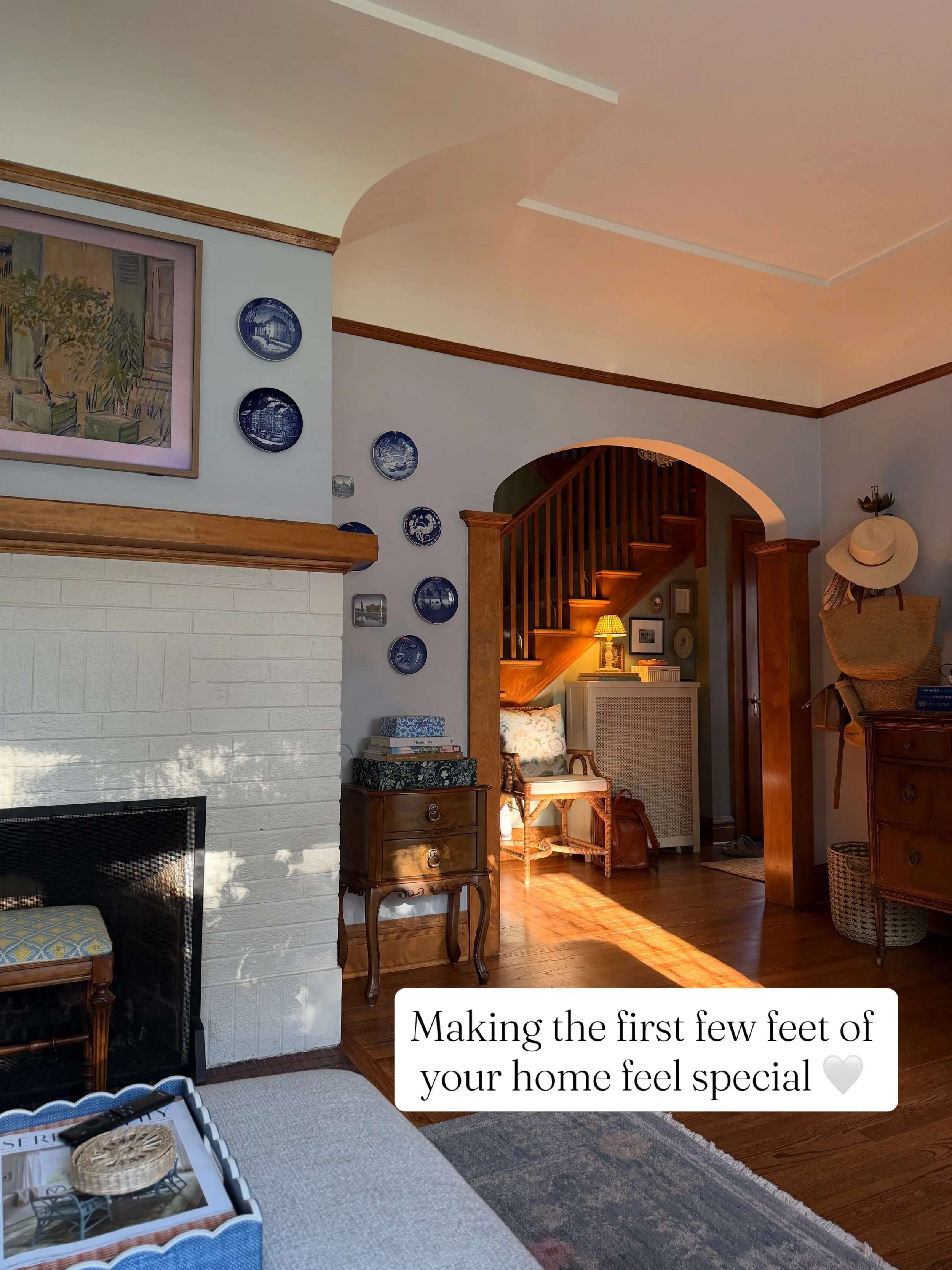 I think the first few feet of a home are so important. It&rsquo;s the first thing guests see, but it&rsquo;s also what greets you every day&hellip;usually while carrying bags, keys, a toddler&hellip;the daily schlep!

You definitely don&rsquo;t need 