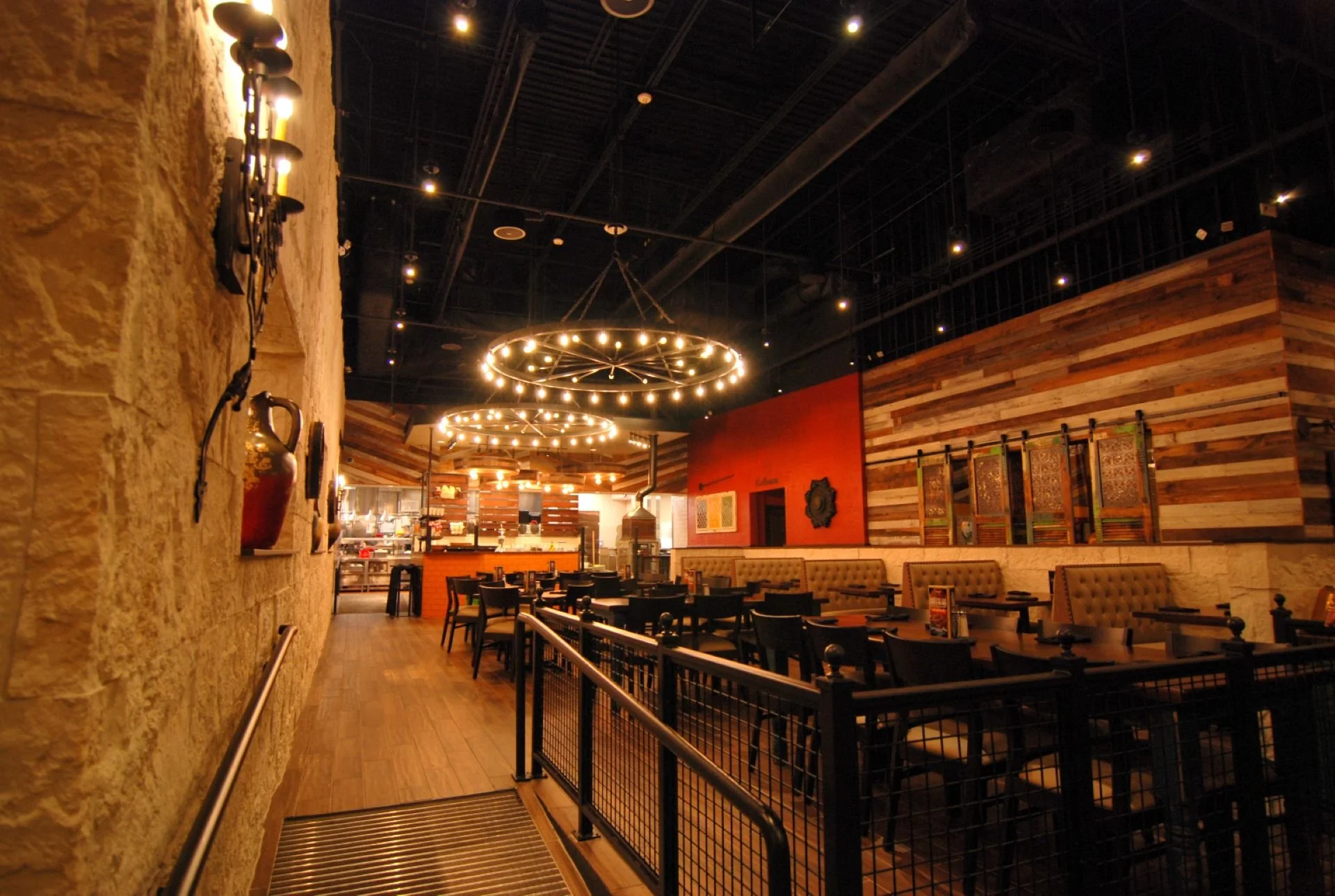 resizeUncle Julio Durham Interio Photo 5.jpg