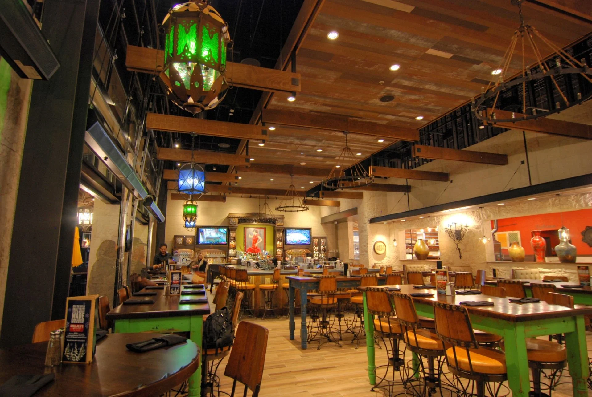 resizeUncle Julio Durham Interio Photo 2.jpg