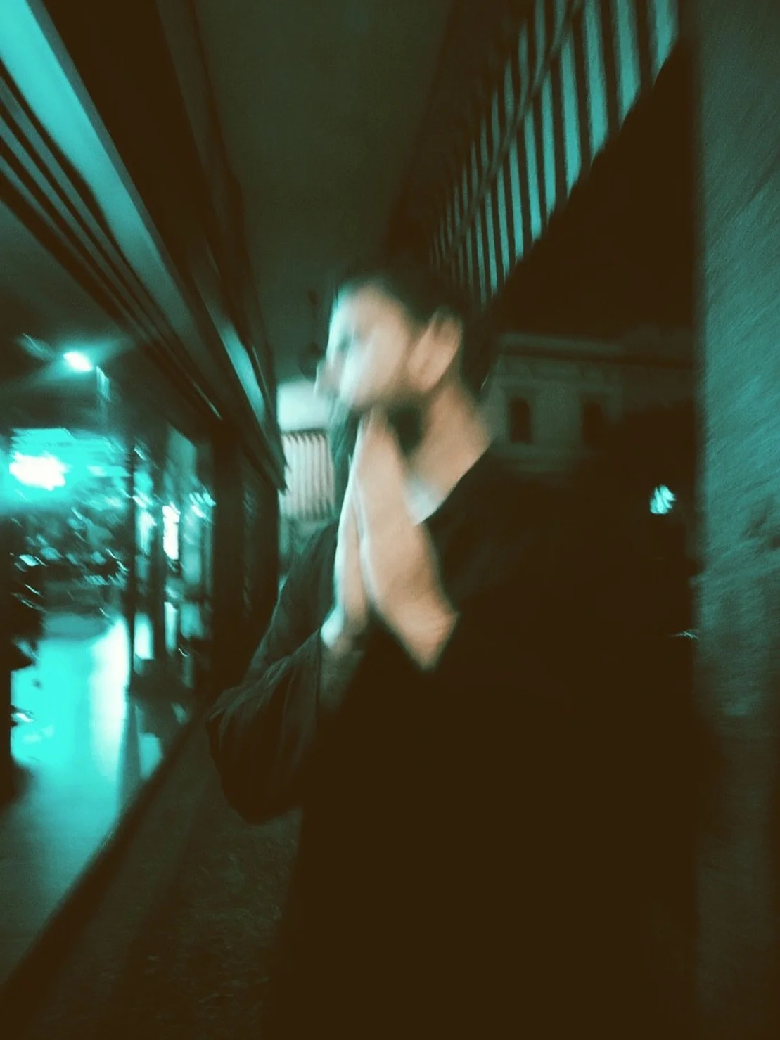 I&rsquo;ve been feeling the weight of a million lives 
The single time that I feel alive 
And all these pills they helped me down 
I&rsquo;m coming home, ya they let me out 

Now I can write you a love song
But I don&rsquo;t think you&rsquo;d really 