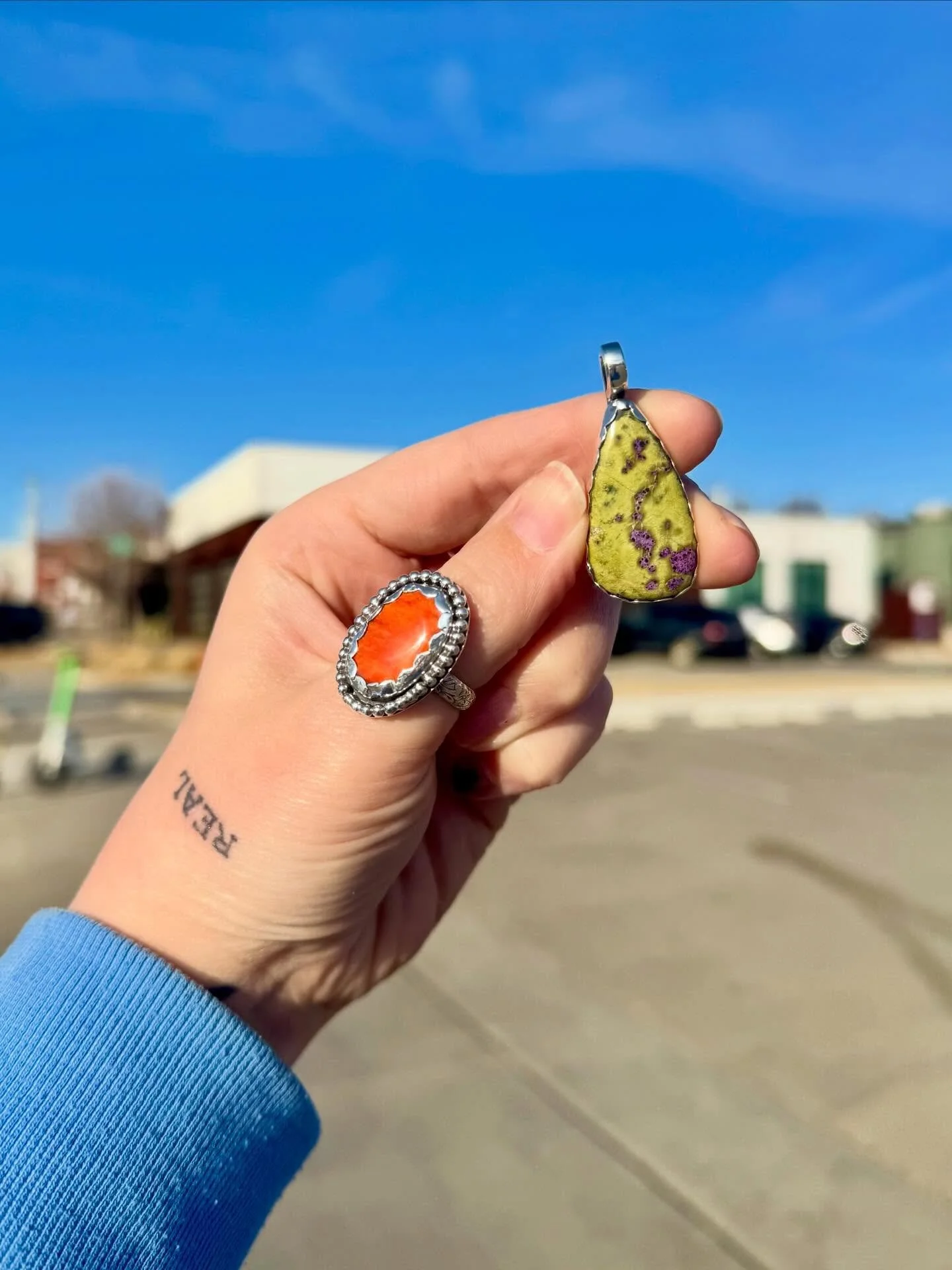 took a silversmithing class with @cheyenneskystudio 🌵 
scroll to see the process &amp; my finished pieces!! 🧡

SO DAMN FUN! obsessed w my ring &amp; pendant! 😝