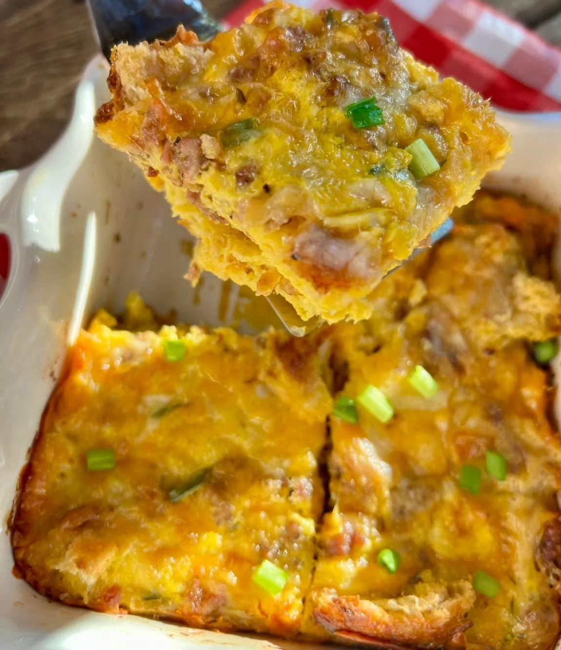 🍳 Start your lazy morning right with our cheesy sausage breakfast casserole. 

🍳 Now on our Vacaytering menu! woodenspoonprovisions.com