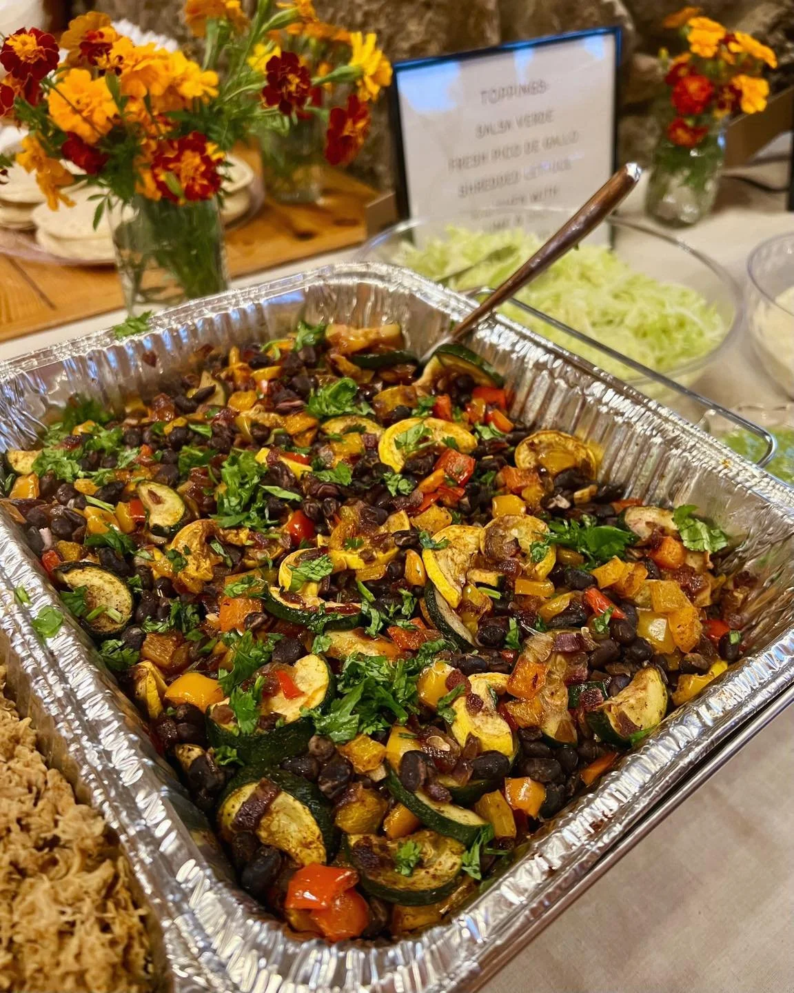 🌮 Last nights taco bar&mdash; charred veggie + black bean mix, smoky paprika chicken, spiced black beans &amp; all the toppings &amp; sides for the sweetest souls. 

❤️ These two radiate so much love! I know they have a lifetime of happiness ahead.