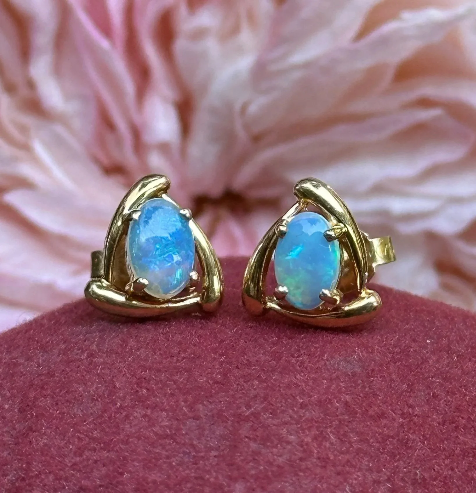 Vintage 18ct Gold Australian Opal Stud Earrings