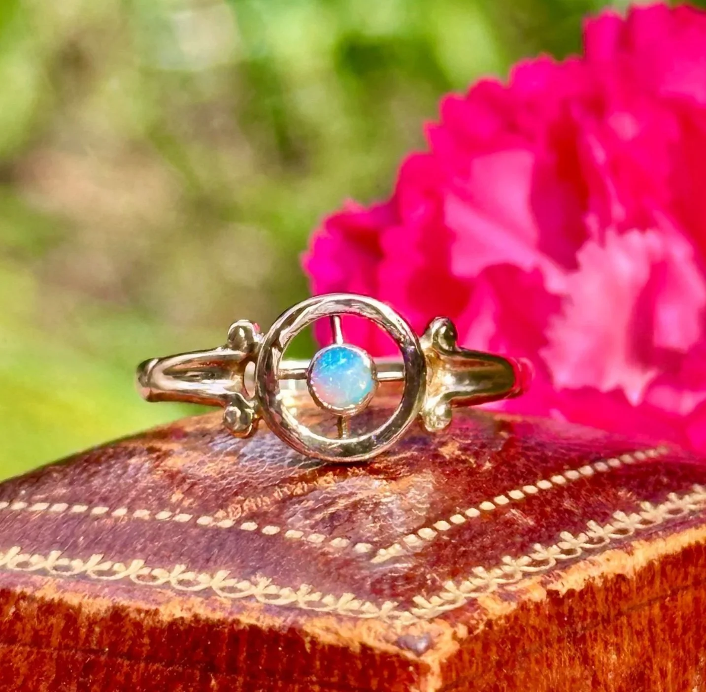 Antique 9ct Gold Opal Ring Size O