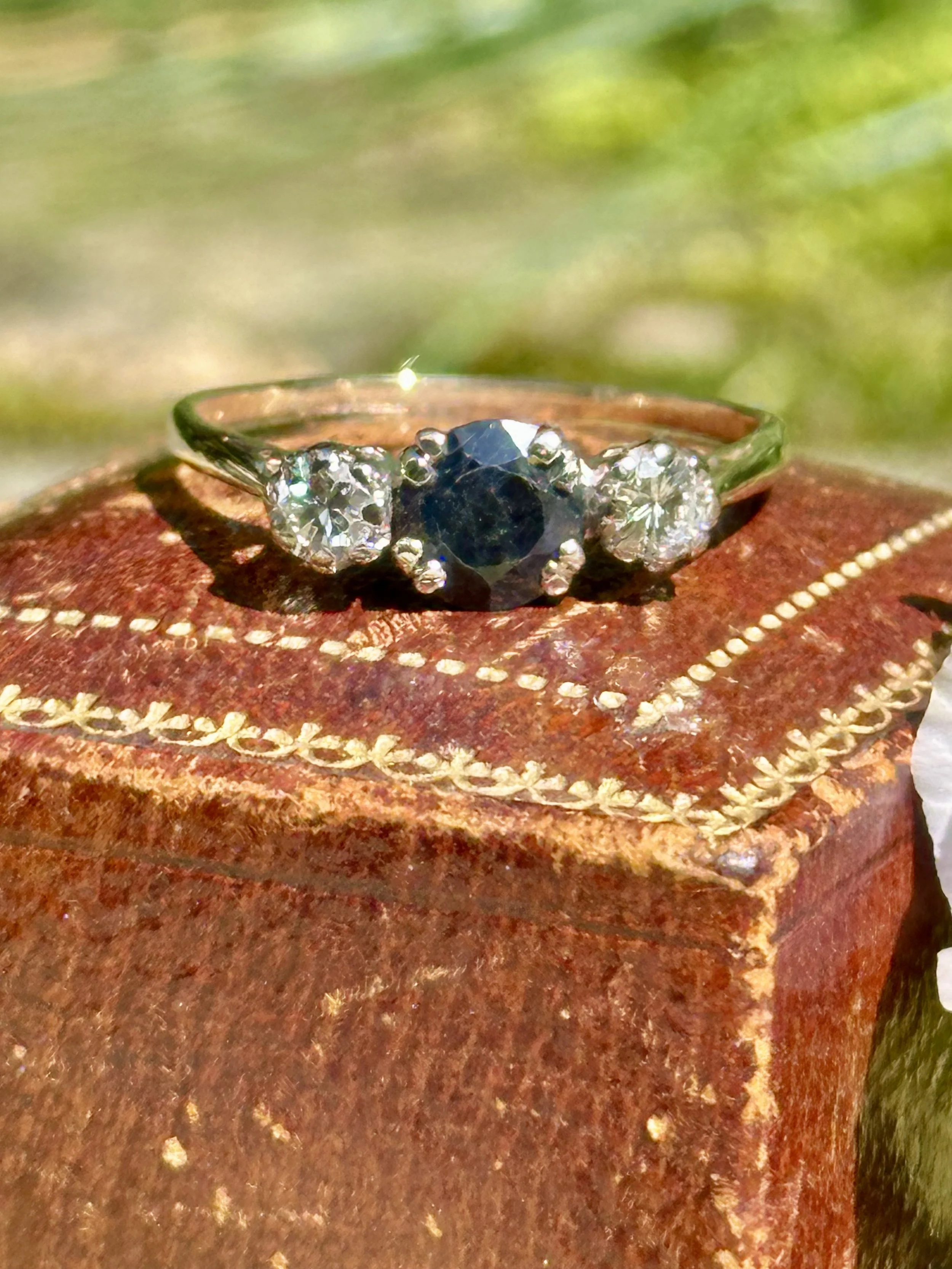 Antique 18ct Gold Sapphire & Diamond Trilogy Ring Size O