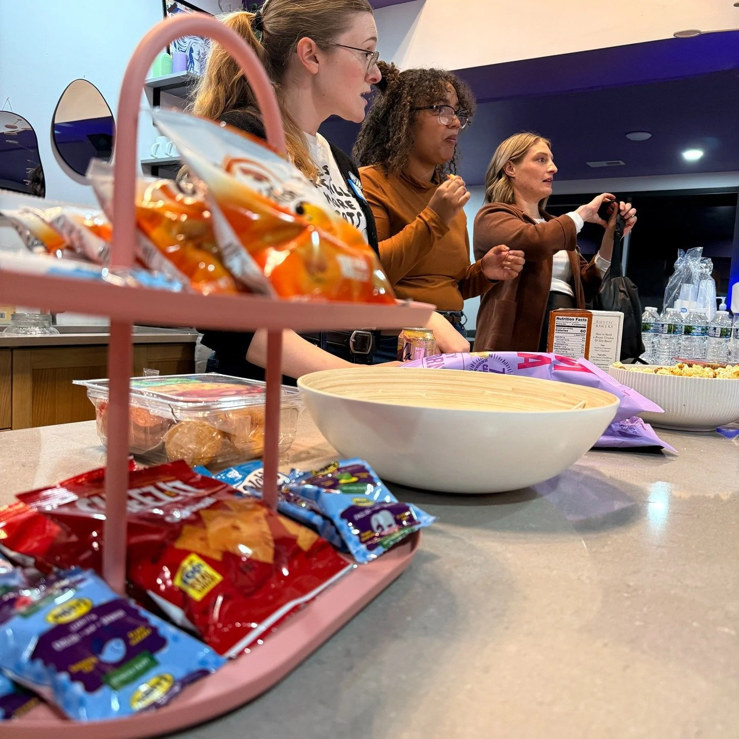 Sending a big THANK YOU to all who joined our November Blizzard last week for an evening of connection and creativity! Special shoutout to The Coven St. Louis Park for hosting this lovely group&ndash;we couldn't have done it without you ❄️ 

If you j