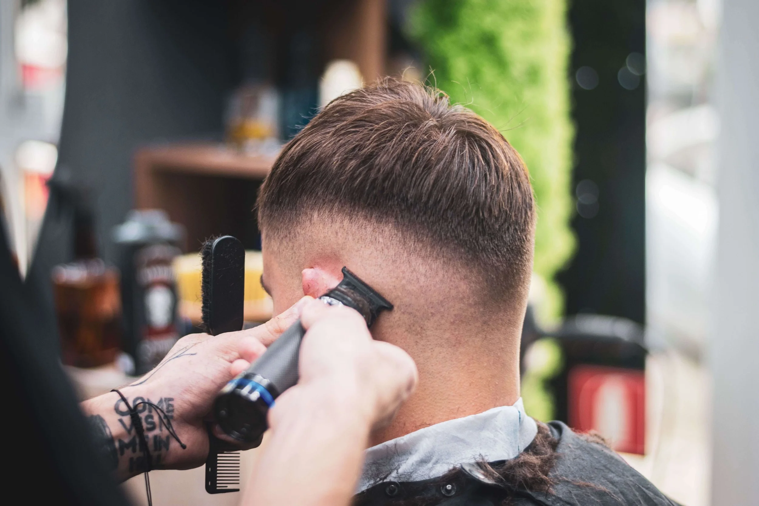 How to Keep Your Haircut Looking Fresh Between Barber Visits