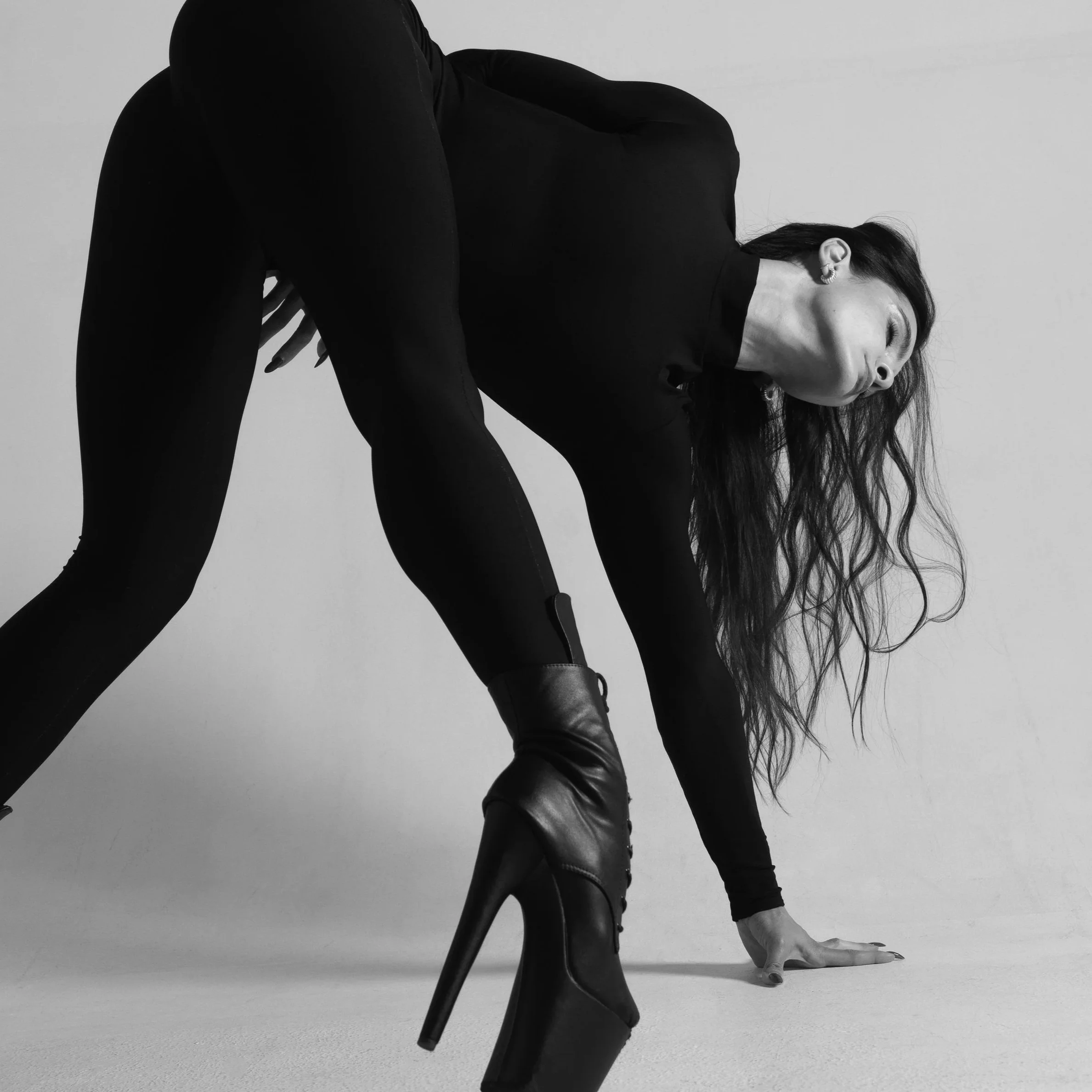 Pole Dance Toronto, Pole Dance Vaughan, Pole Dance Newmarket, Pole Dance Woodbridge