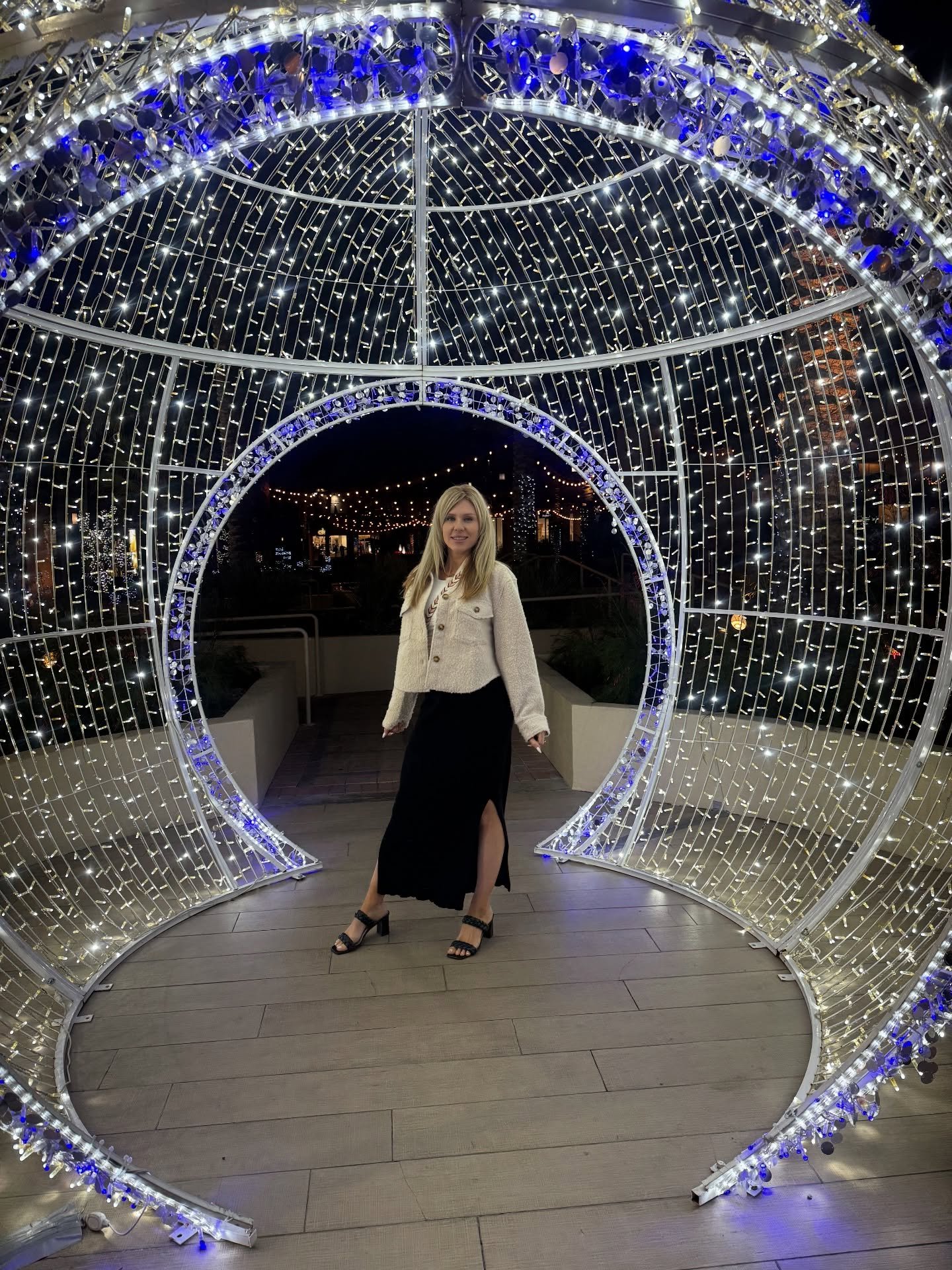 Dinner at Sullivans on El Paseo (because why fix what&rsquo;s perfect) and my go-to jacket from Kaley Nicole.
All roads lead back to El Paseo where style, food, and good routines live happily ever after.

Palm Desert knows my order.

#ElPaseo #PalmDe