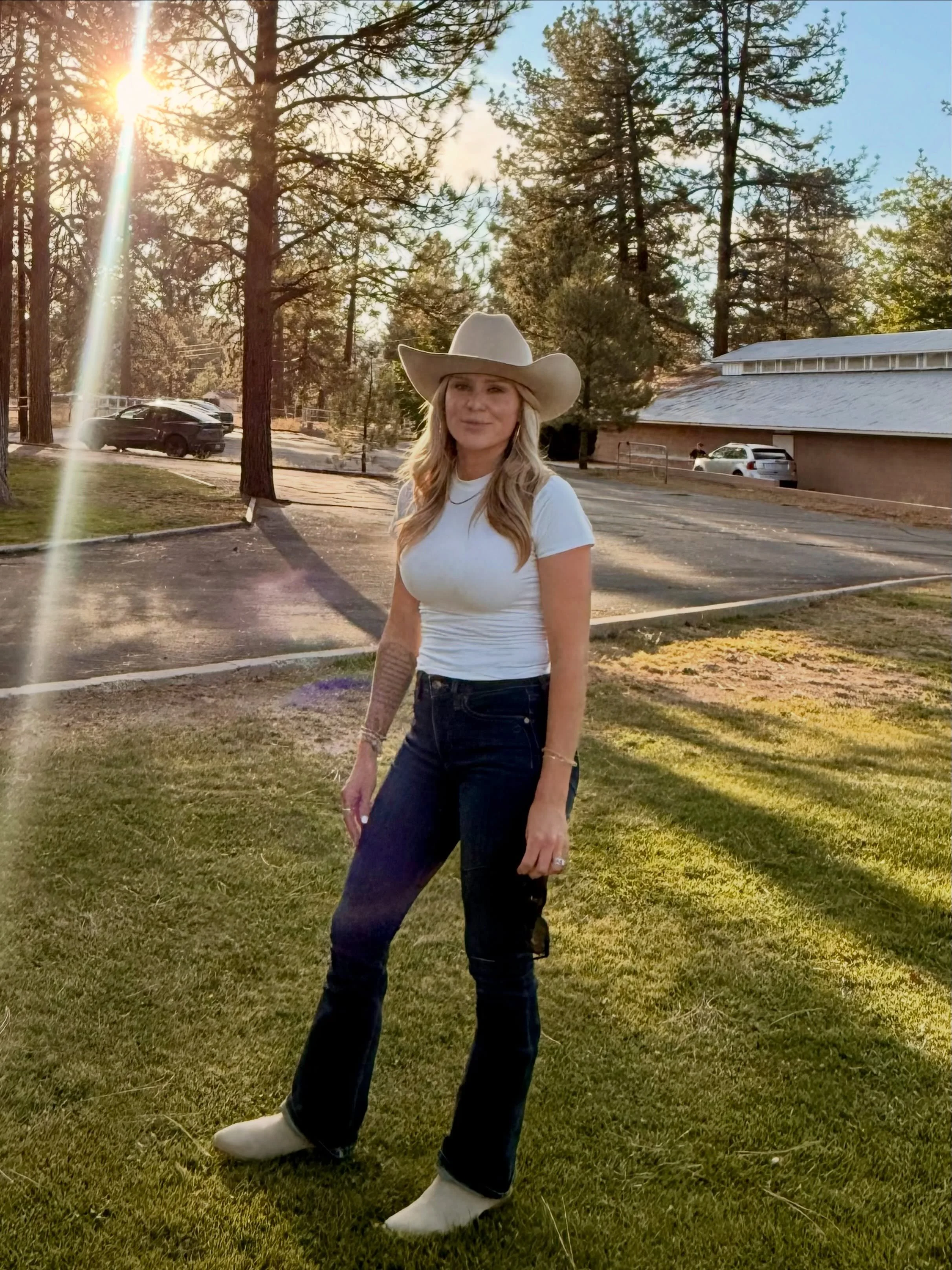 There&rsquo;s truly no place like Garner Valley&hearts;️

Horses in the backyard. Miles of private riding trails. Mountain views. Cooler temperatures. And enough space to actually live the lifestyle you&rsquo;ve been dreaming about. 🌲⛰️

But here&rs